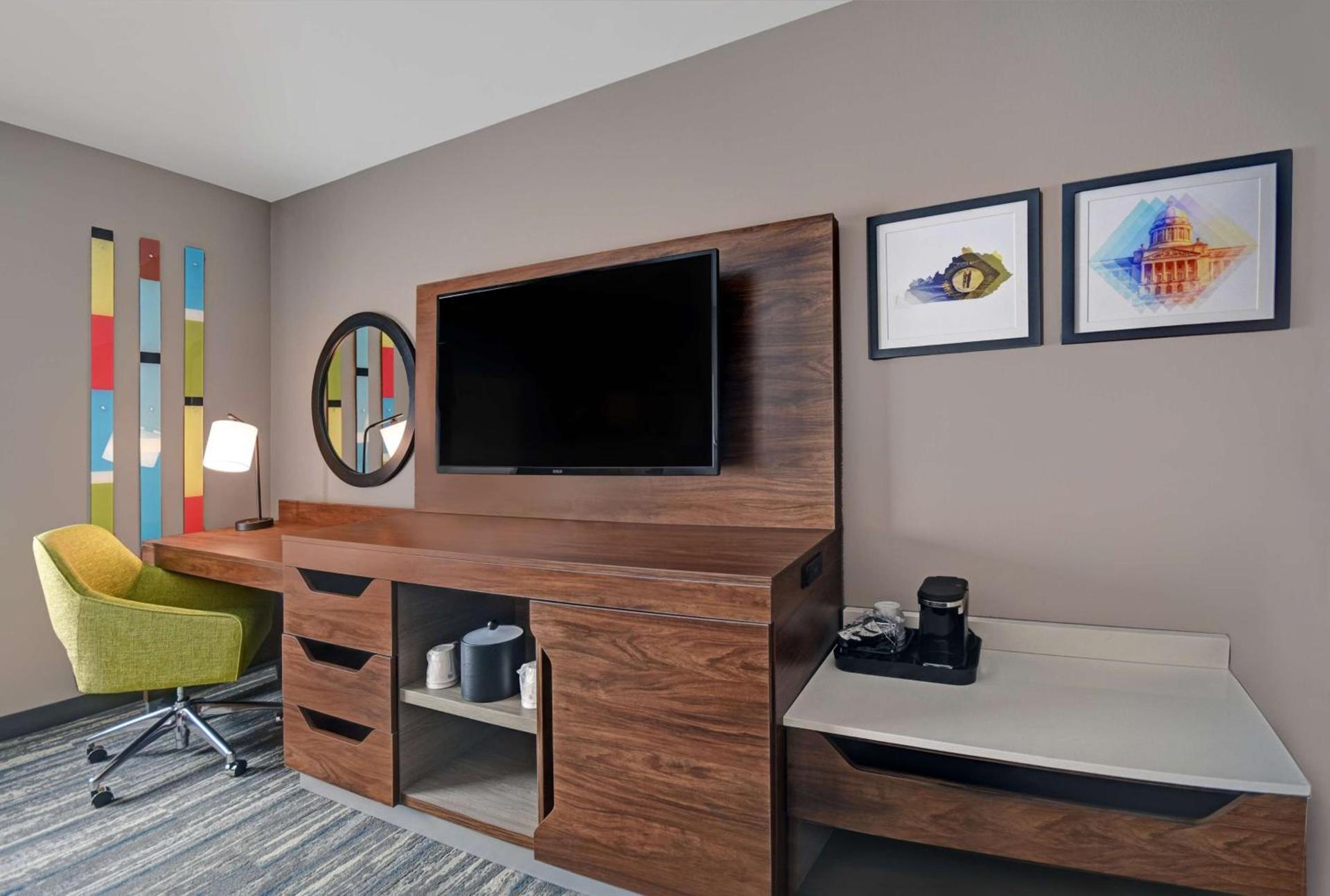 Hampton Inn Cave City, KY photo 34