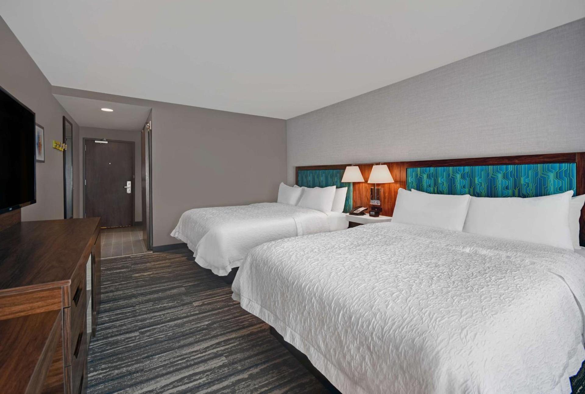Hampton Inn Cave City, KY photo 41