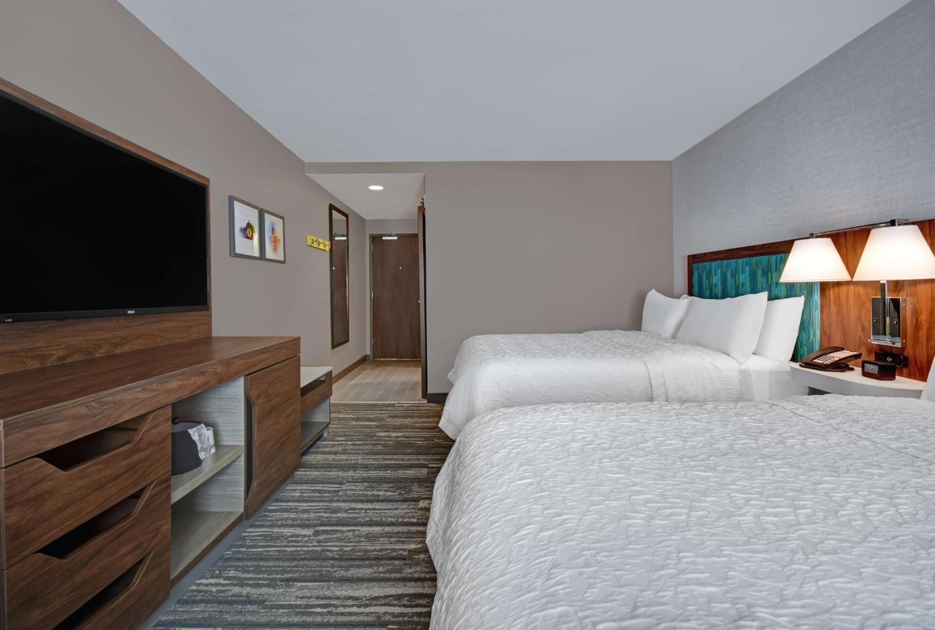 Hampton Inn Cave City, KY photo 42