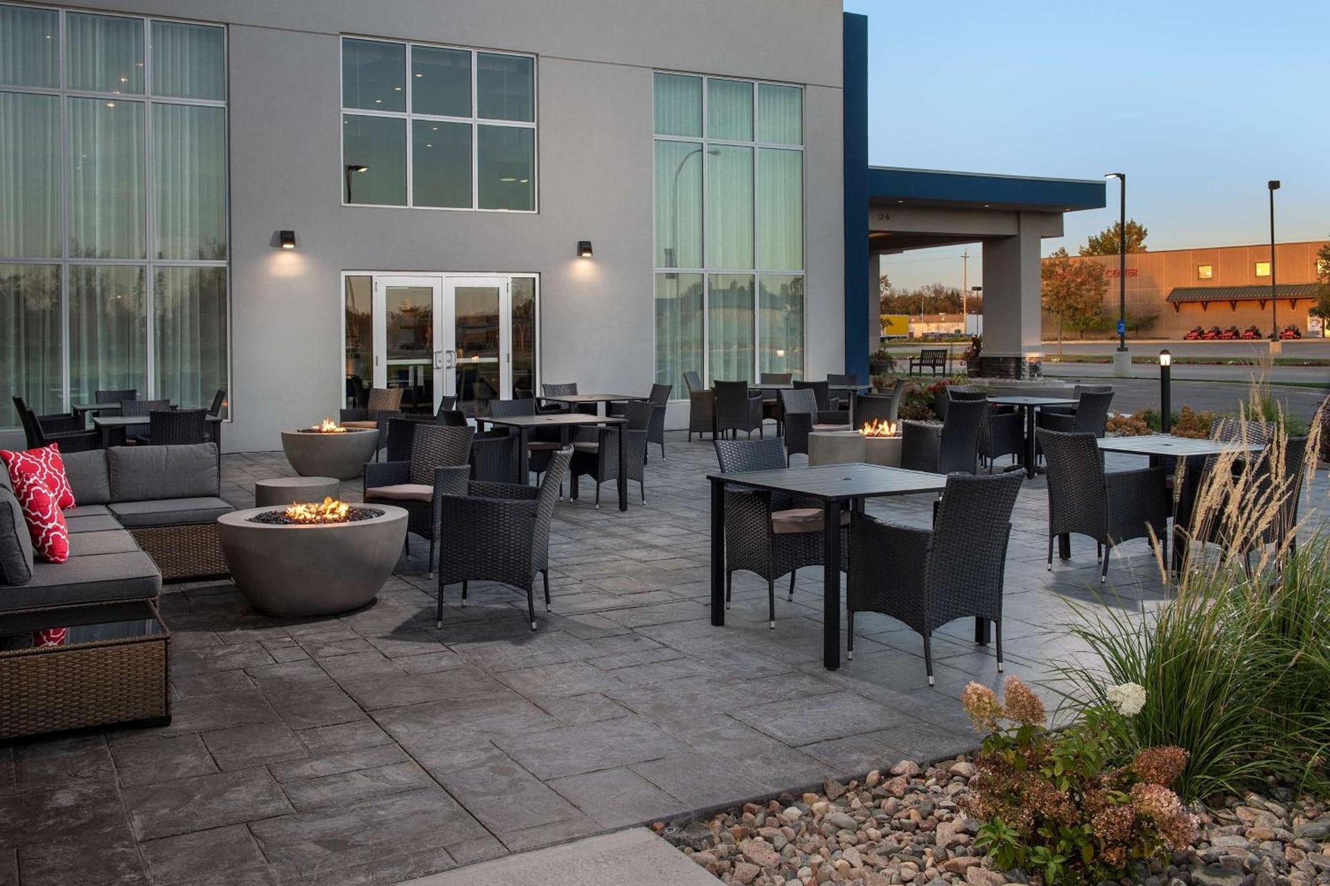 Hampton Inn Warroad, MN photo 2