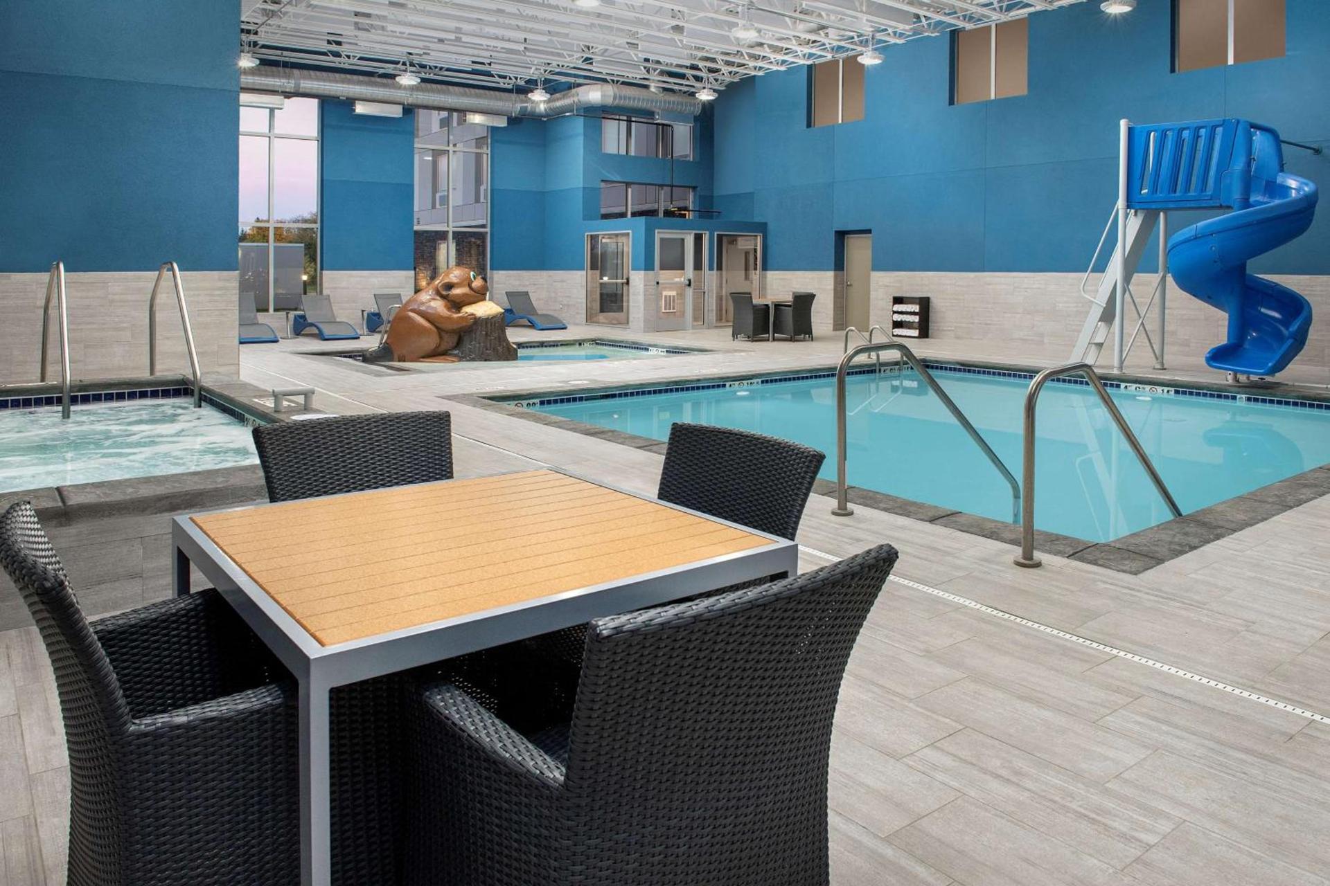 Hampton Inn Warroad, MN photo 10