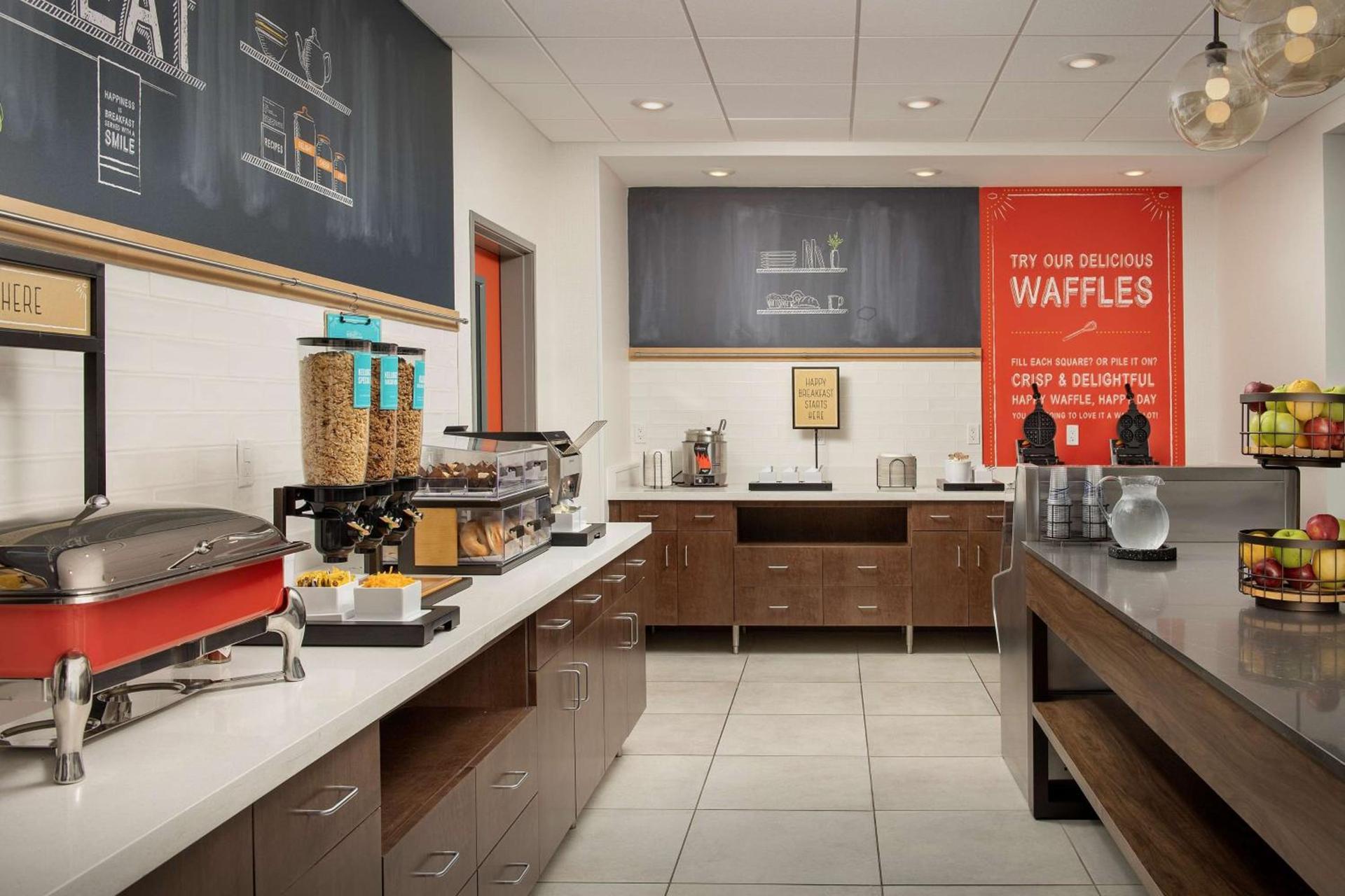 Hampton Inn Warroad, MN photo 11