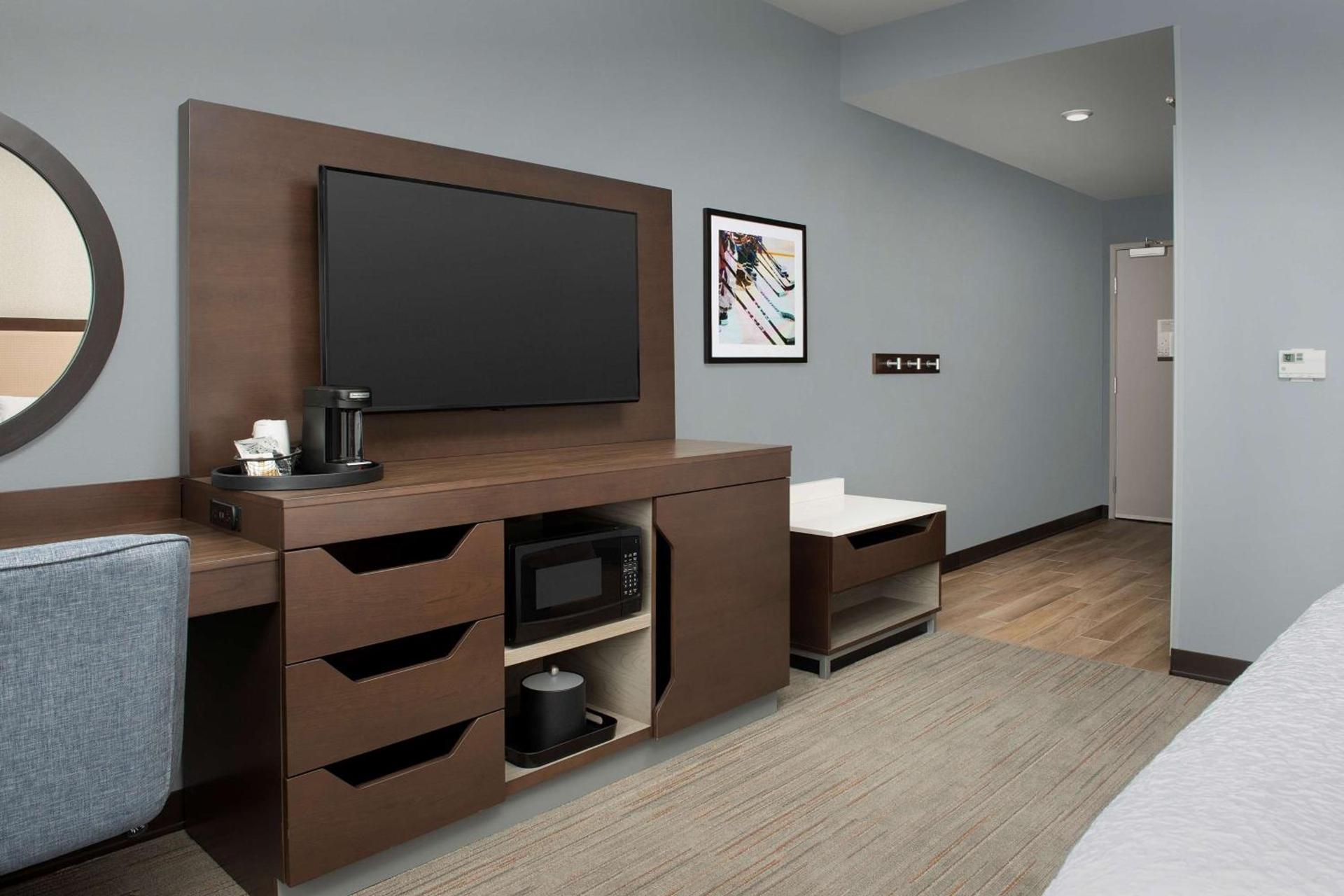 Hampton Inn Warroad, MN photo 33