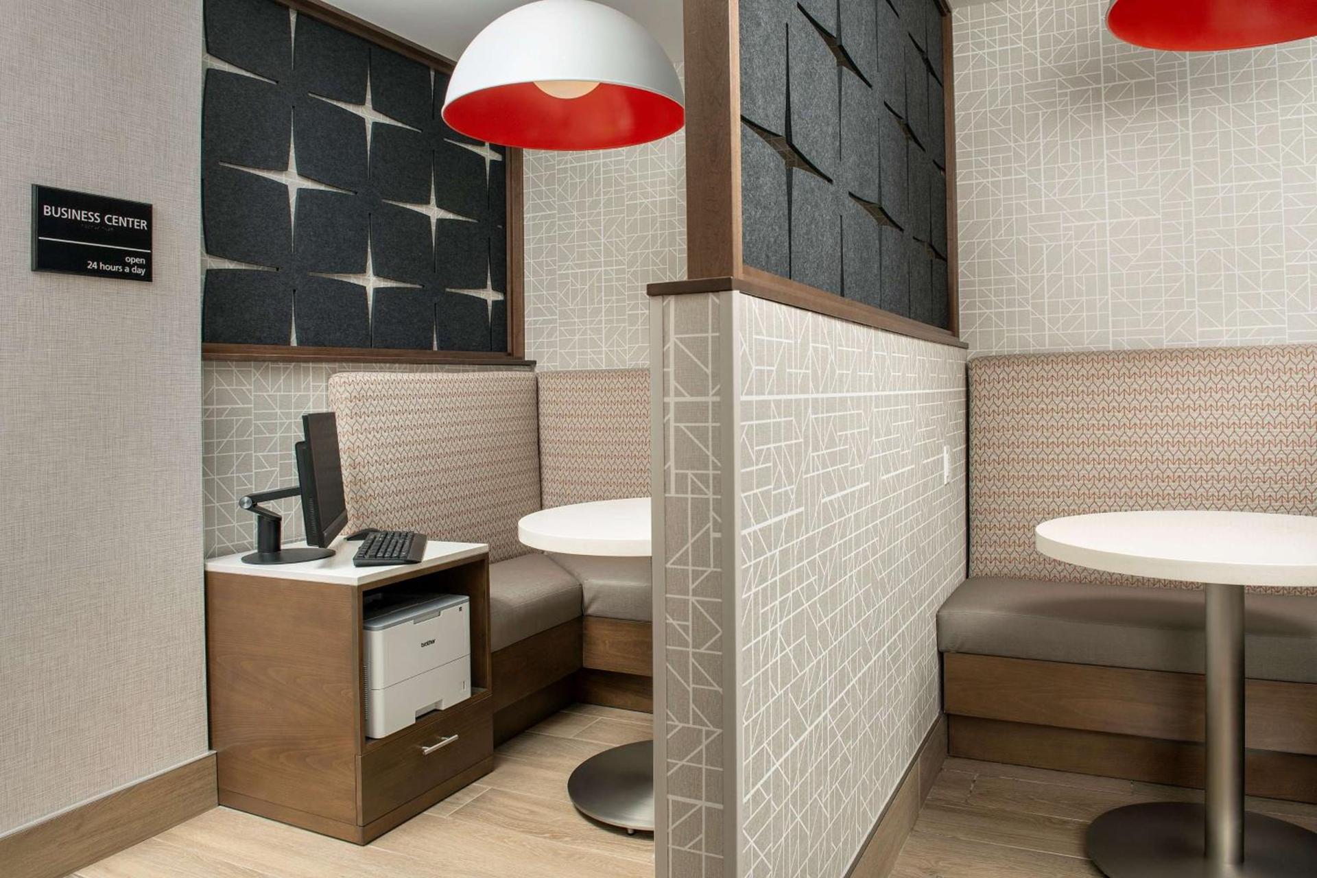 Hampton Inn Warroad, MN photo 35