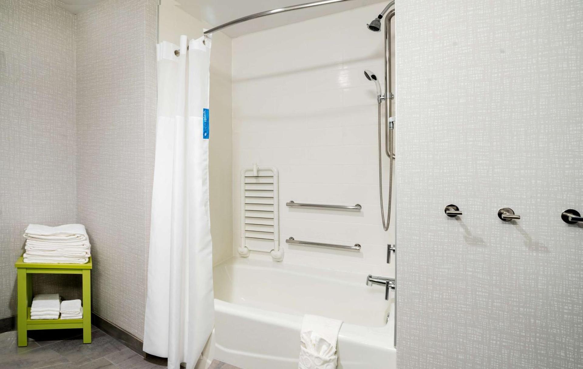 Hampton Inn Riverside March Air Force Base, Ca photo 15