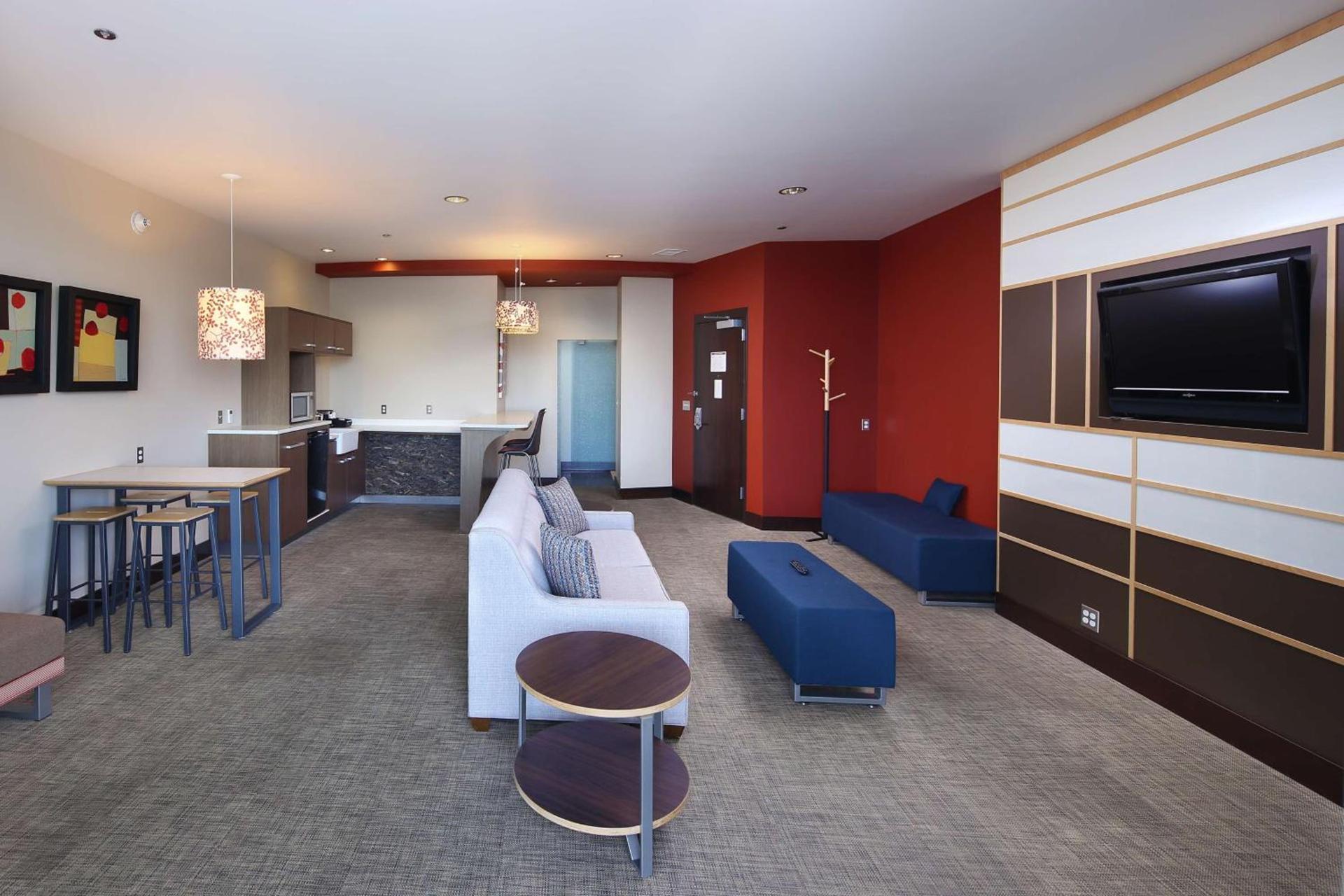Tulyp, Tapestry Collection by Hilton photo 40
