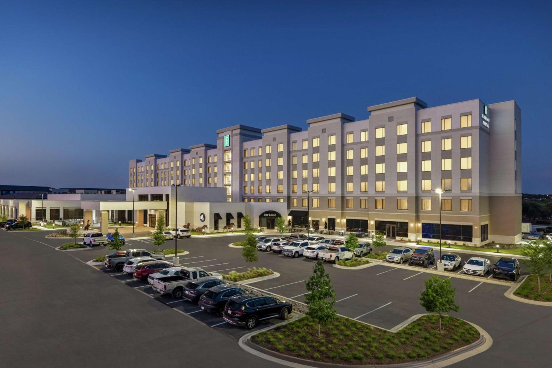Embassy Suites by Hilton Round Rock photo 2