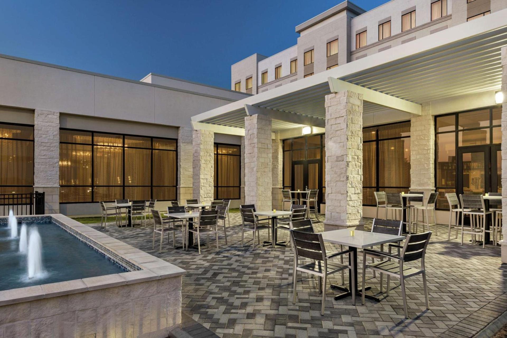 Embassy Suites by Hilton Round Rock photo 3