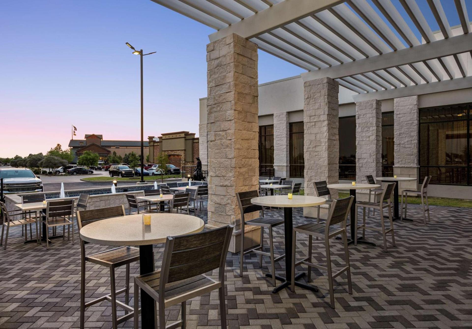 Embassy Suites by Hilton Round Rock photo 4