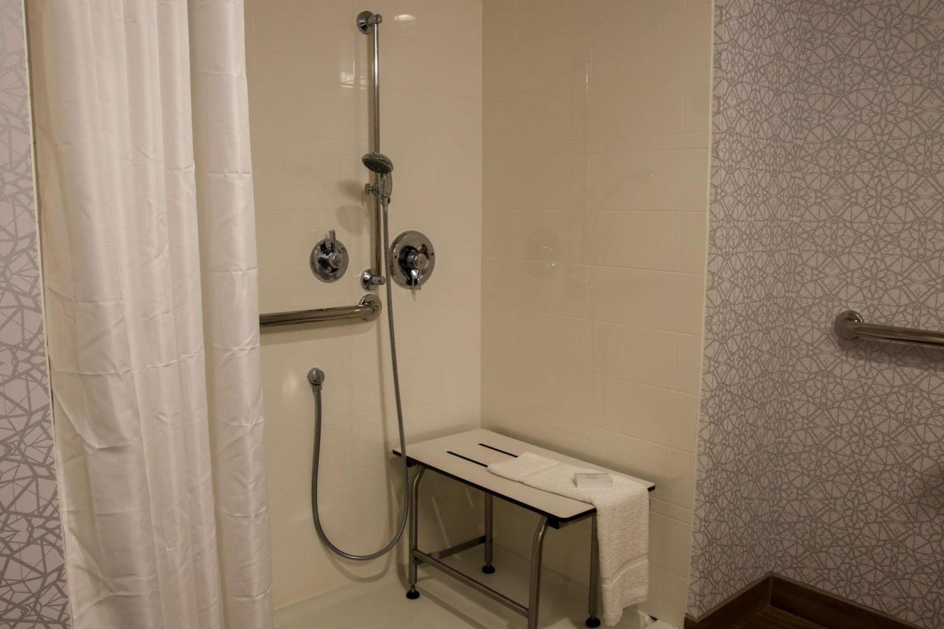 Hampton Inn & Suites Olean, Ny photo 44