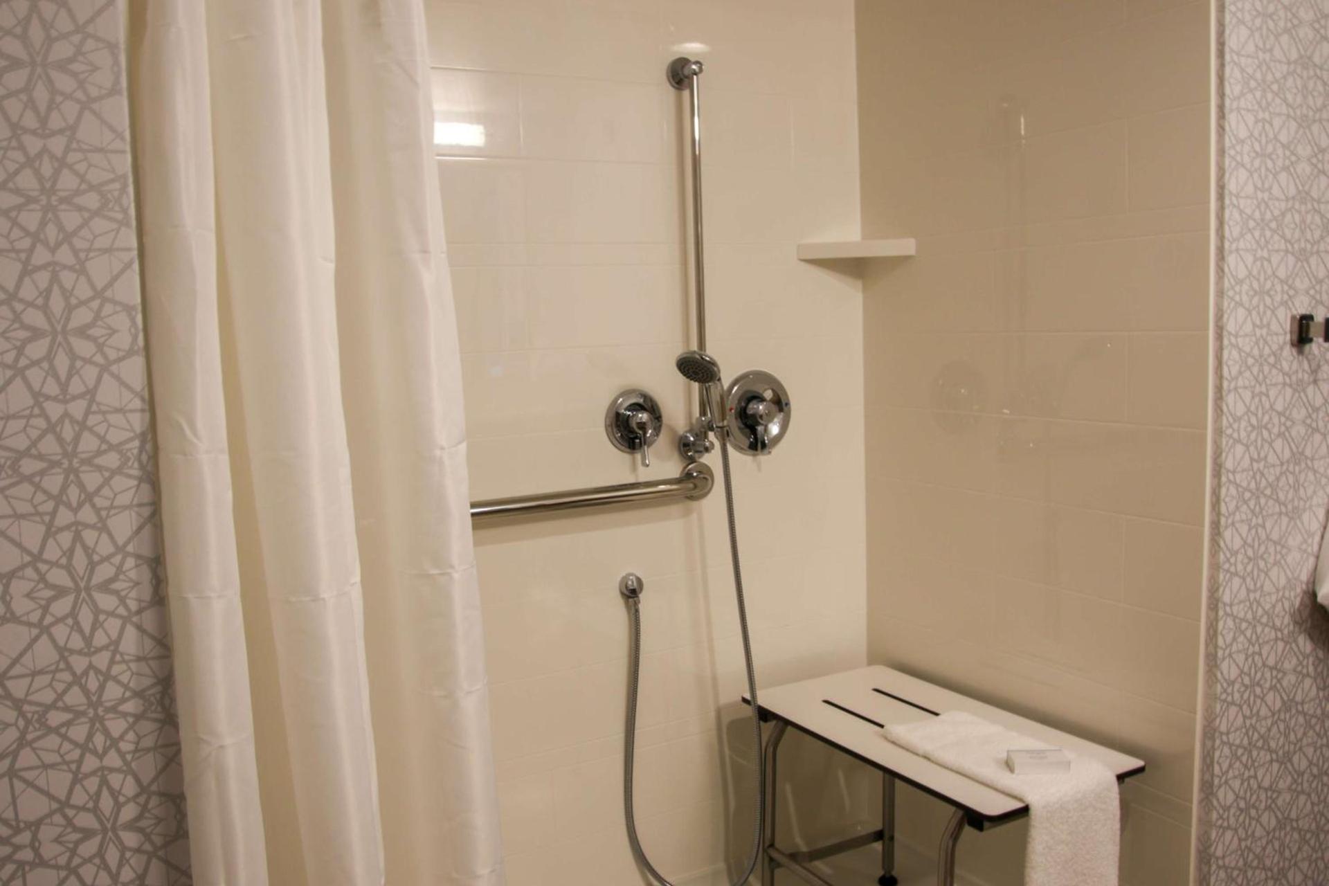 Hampton Inn & Suites Olean, Ny photo 47