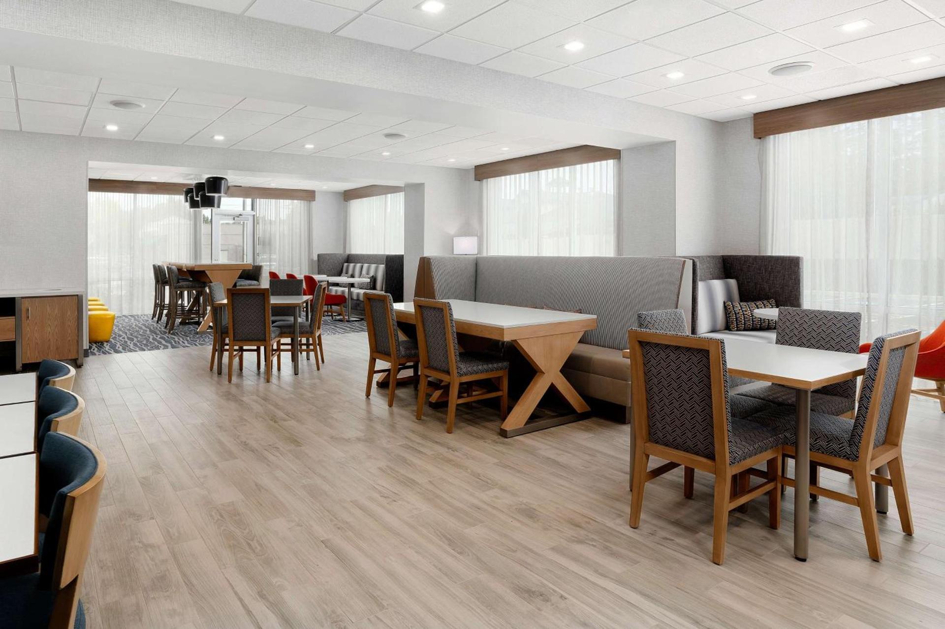 Hampton Inn Bellingham Airport, WA photo 11