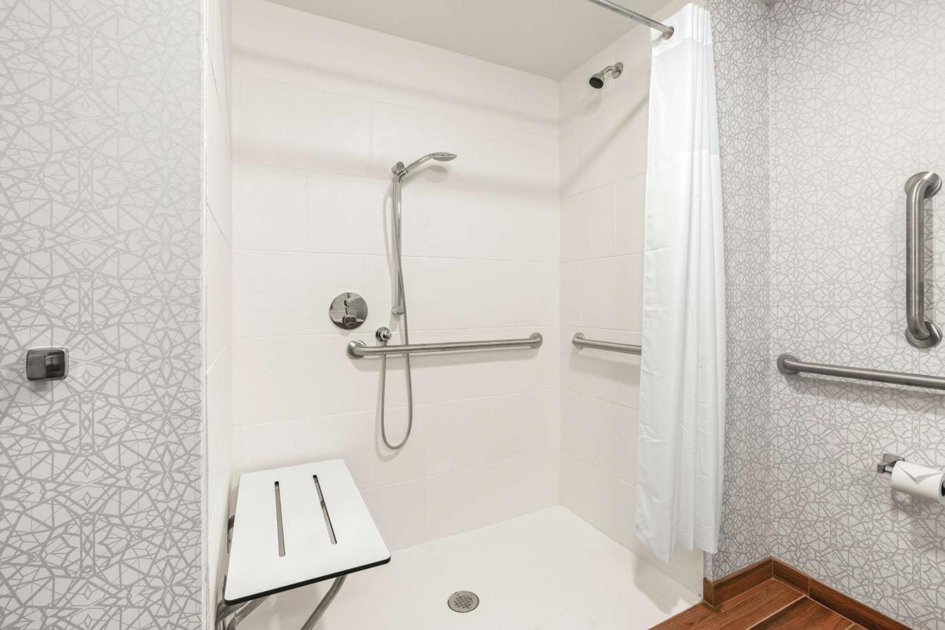 Hampton Inn Bellingham Airport, WA photo 18