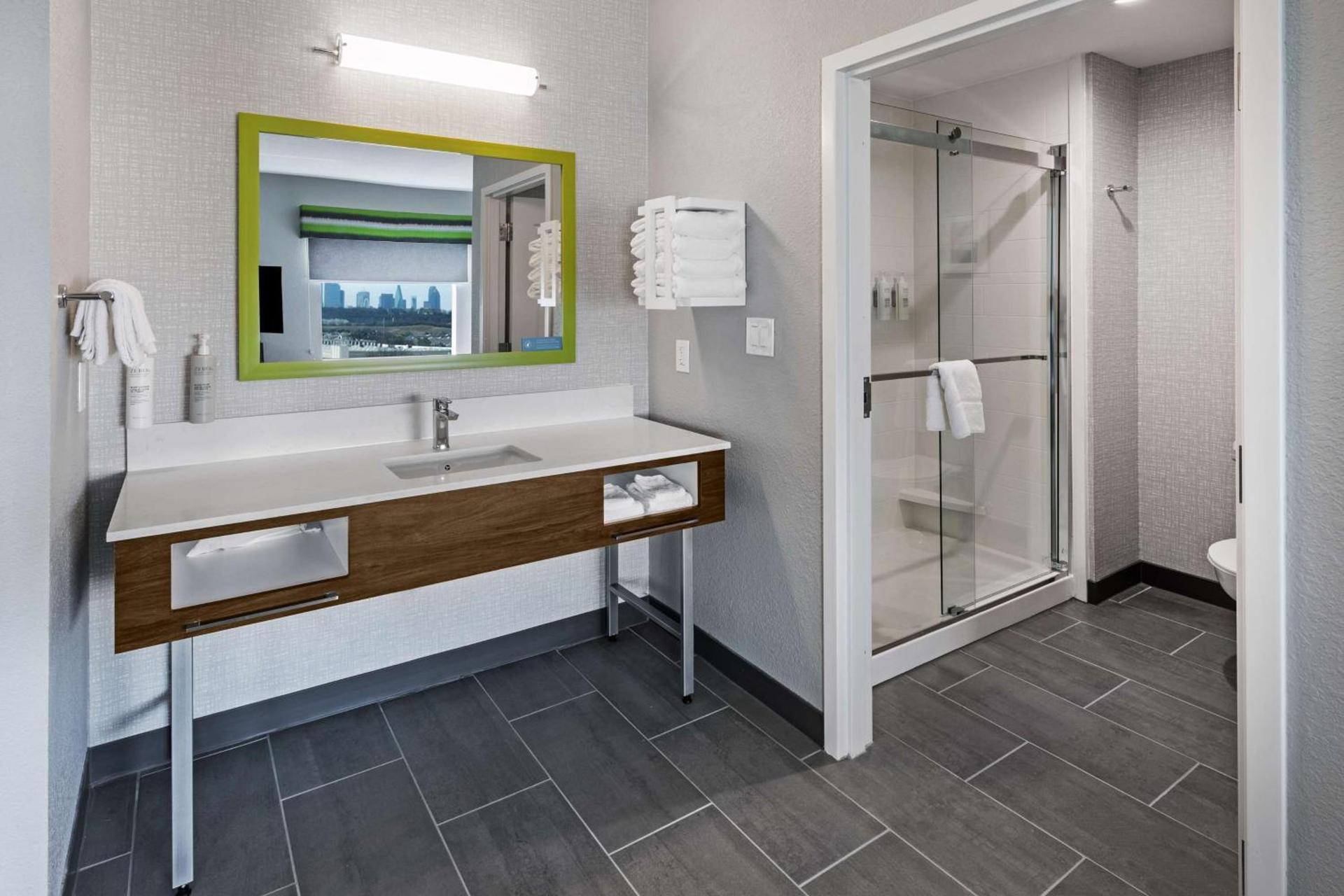 Hampton Inn & Suites Dallas I-30 Cockrell Hill, Tx photo 11