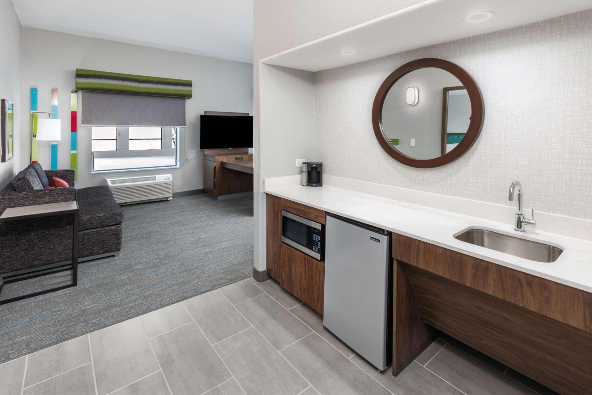 Hampton Inn & Suites Dallas I-30 Cockrell Hill, Tx photo 22