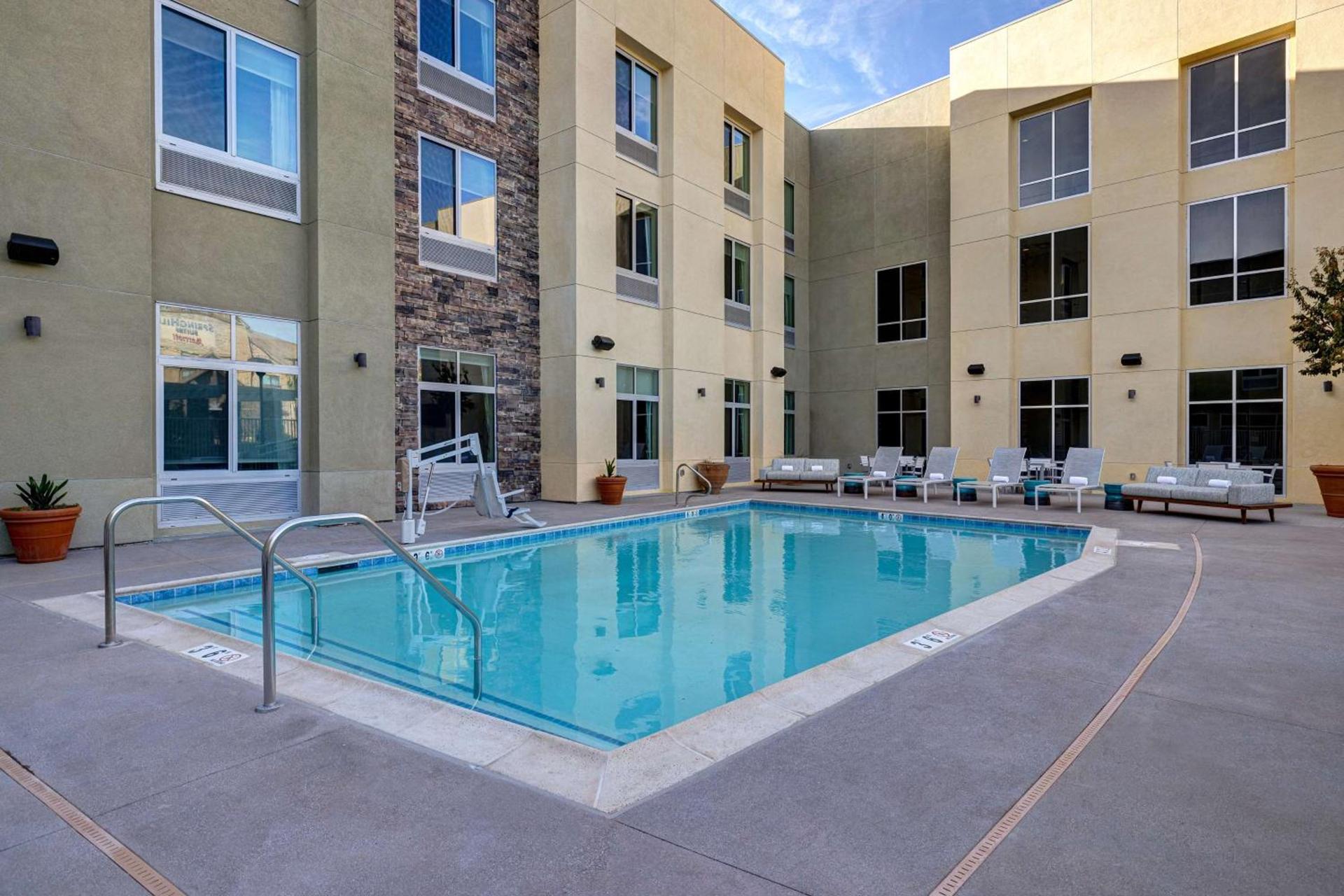 Hilton Garden Inn Temecula photo 14
