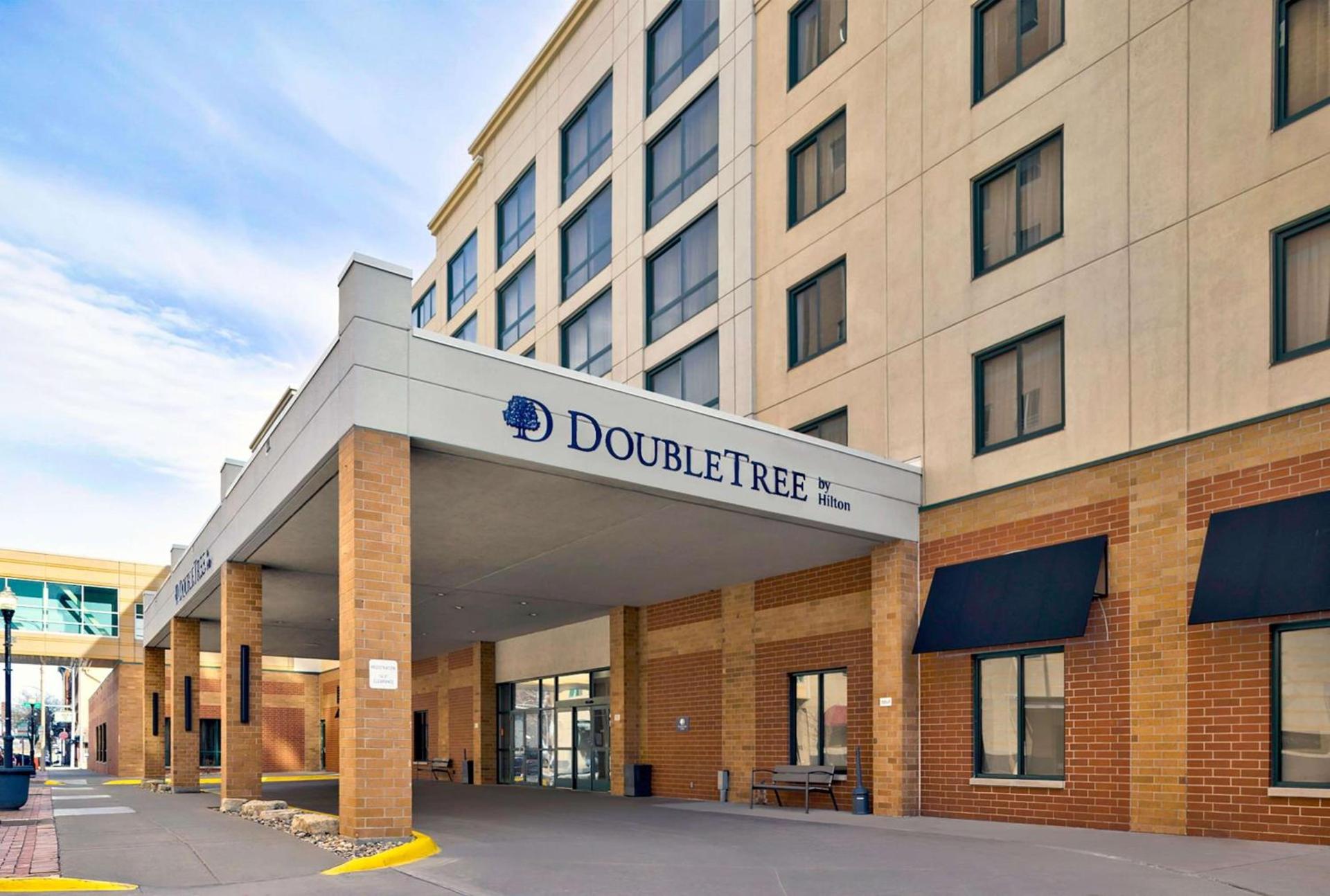 DoubleTree by Hilton Davenport — hotel in Davenport