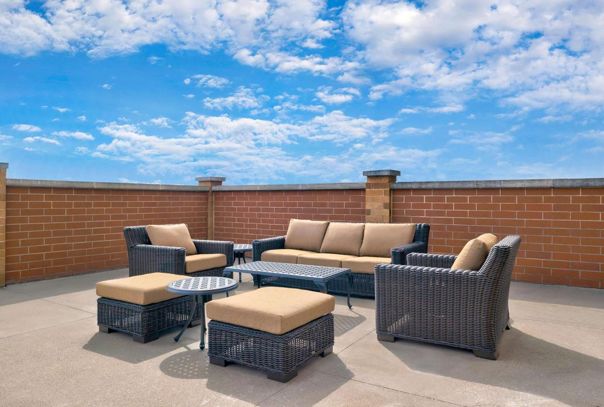 DoubleTree by Hilton Davenport photo 3