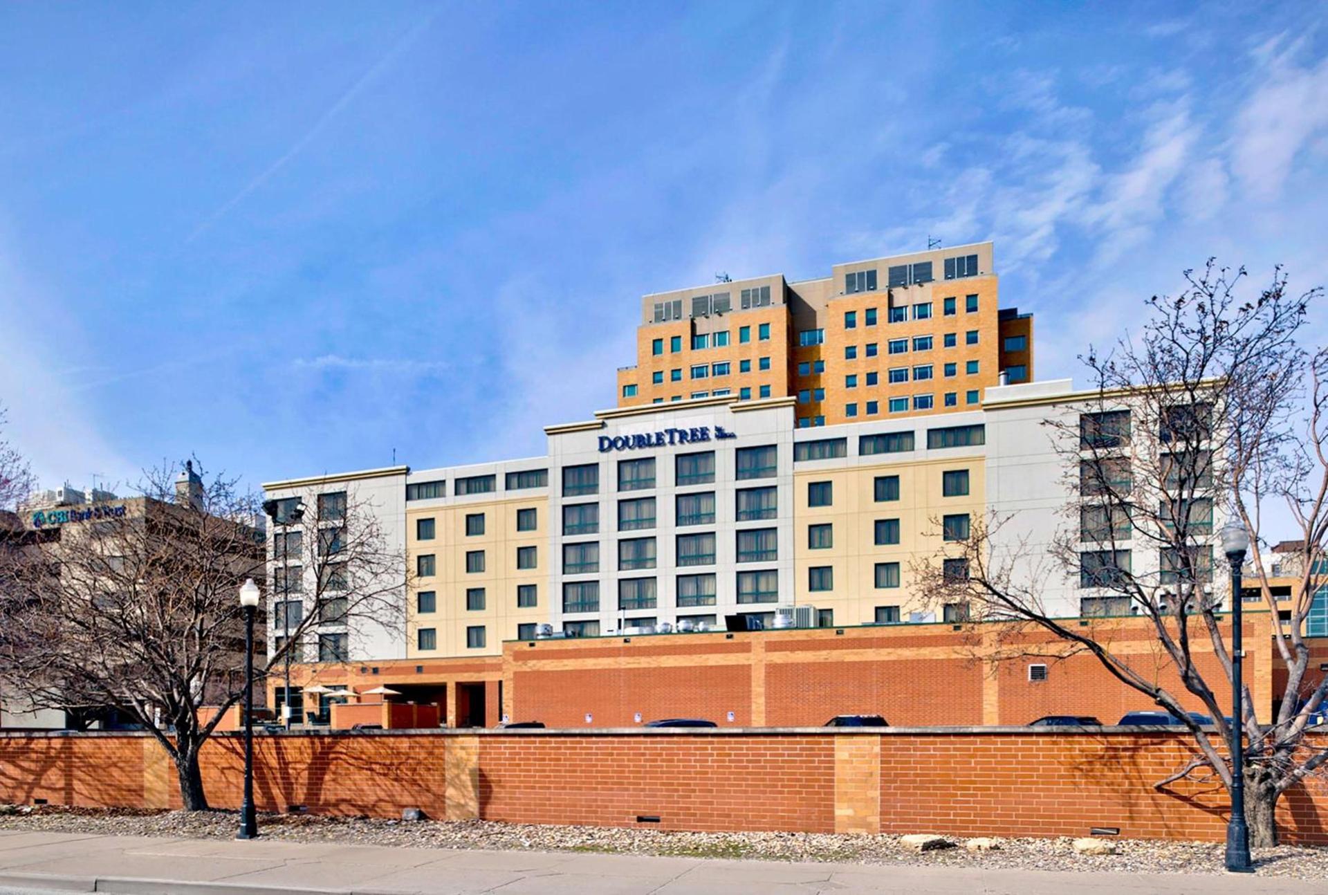 DoubleTree by Hilton Davenport photo 4