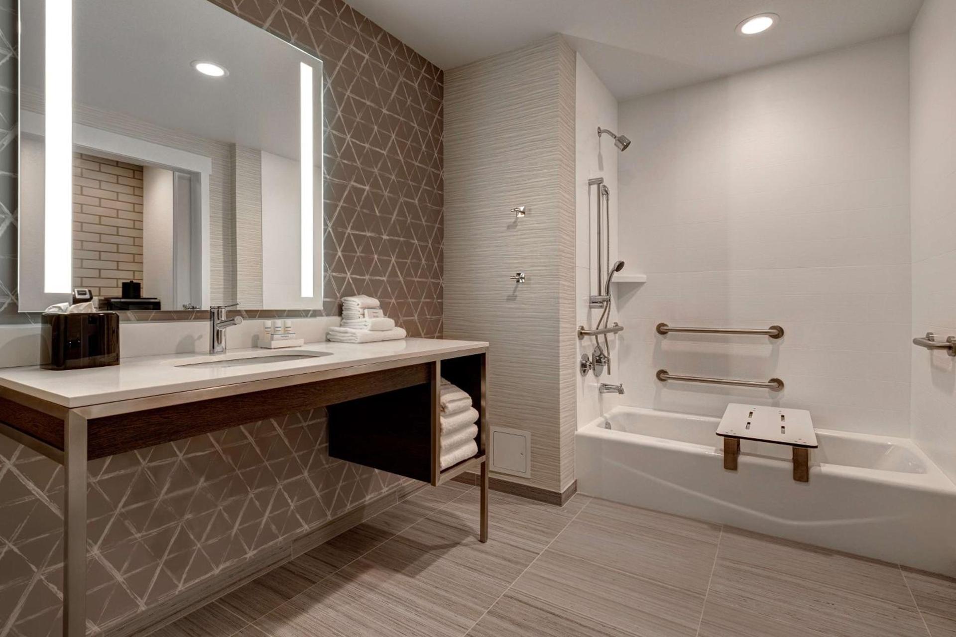 Hilton Garden Inn Temecula photo 56