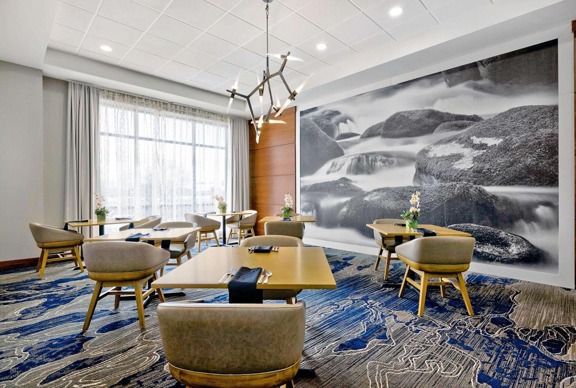 DoubleTree by Hilton Davenport photo 21