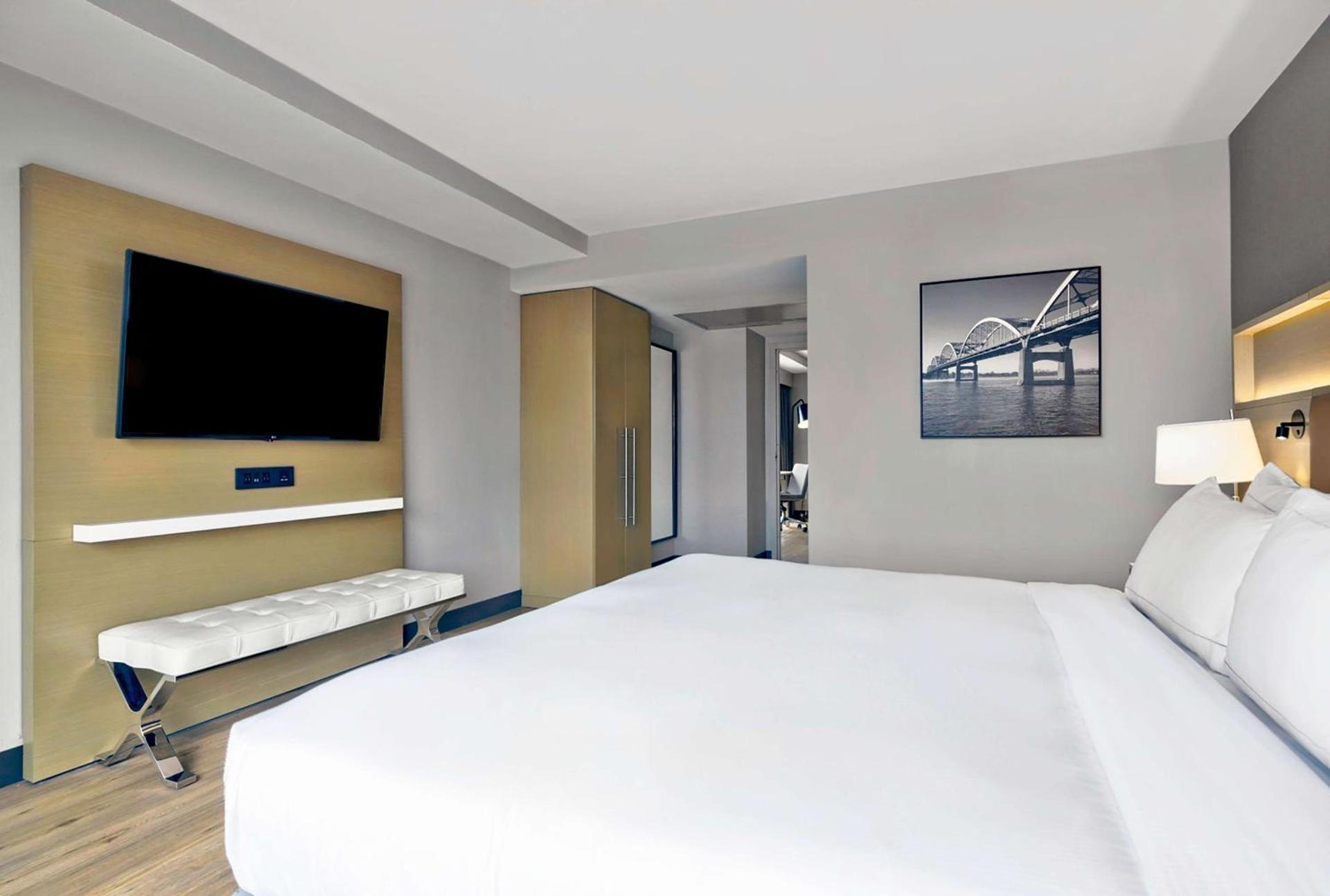 DoubleTree by Hilton Davenport photo 45