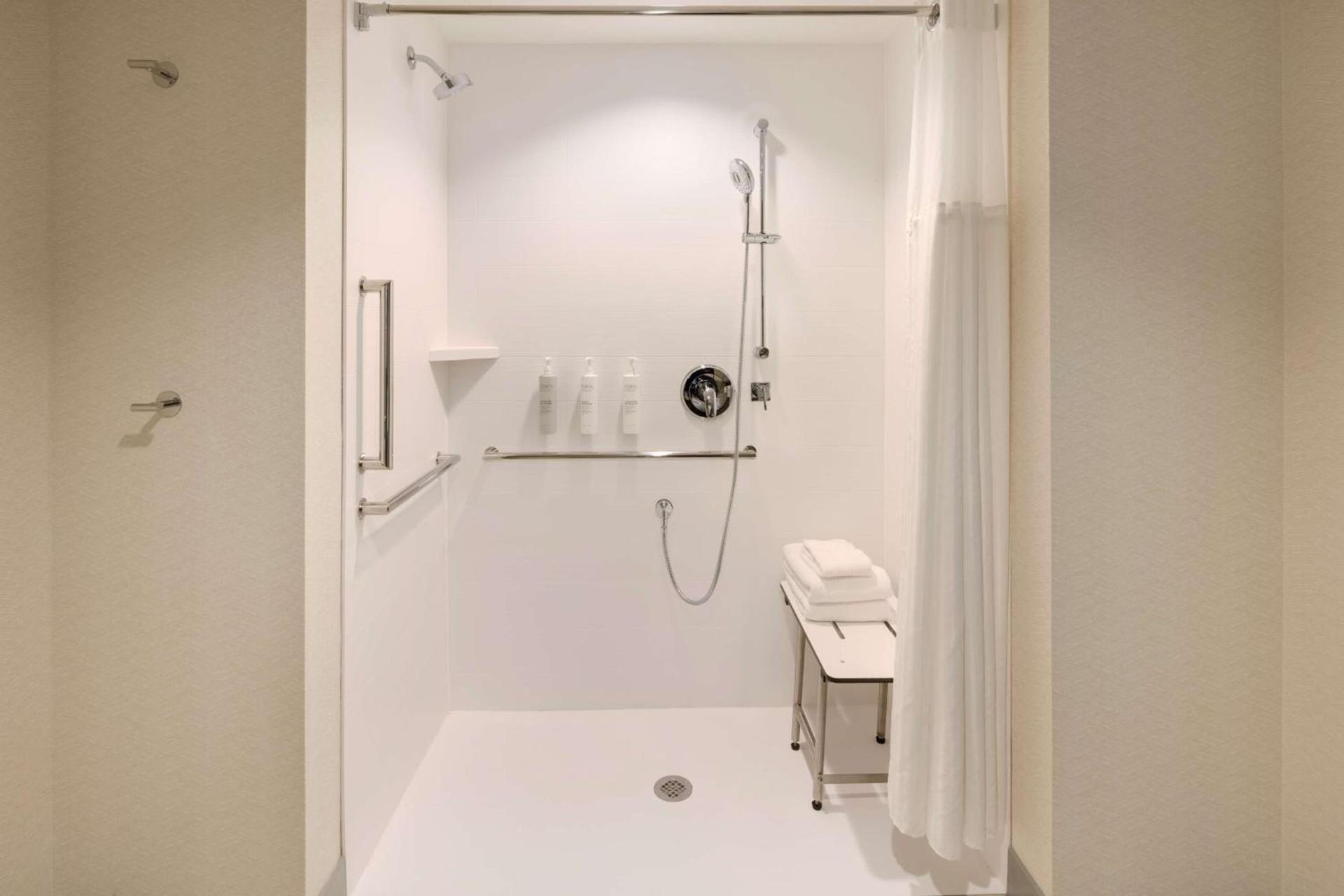 Hilton Garden Inn Haymarket photo 32
