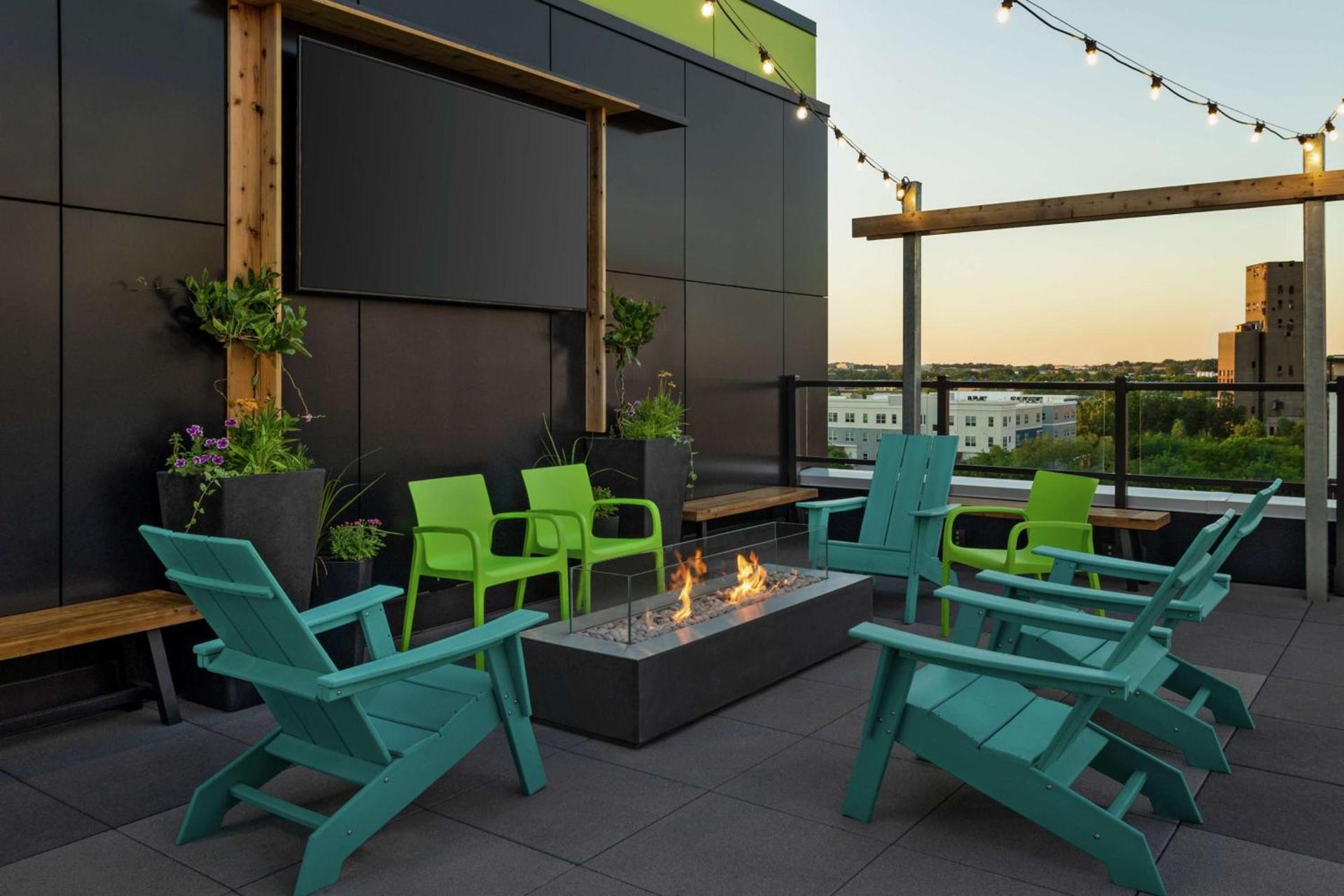 Home2 Suites By Hilton Minneapolis University Area photo 8