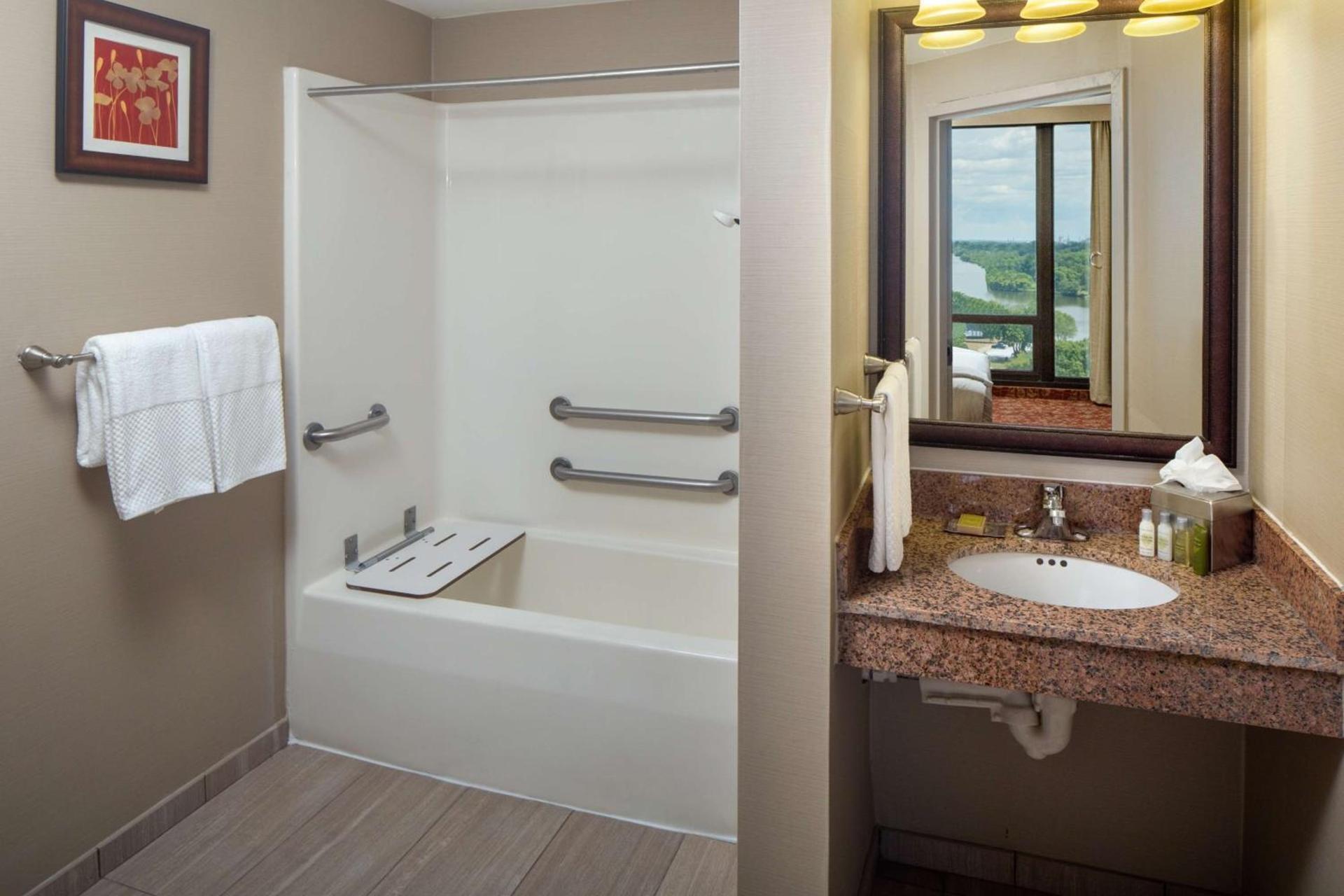 DoubleTree by Hilton Cherry Hill Philadelphia photo 25