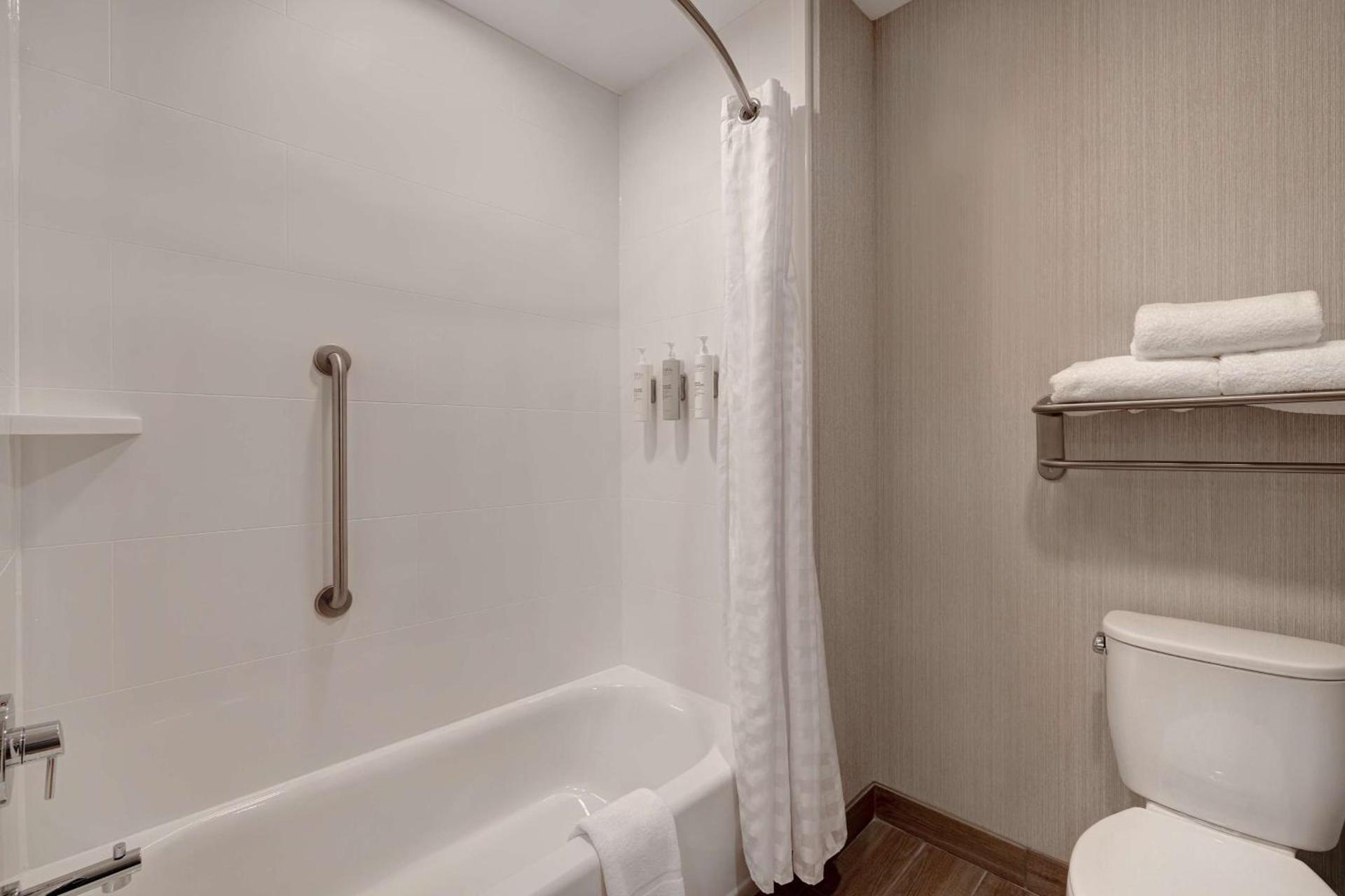 Homewood Suites By Hilton Oak Creek Milwaukee photo 22