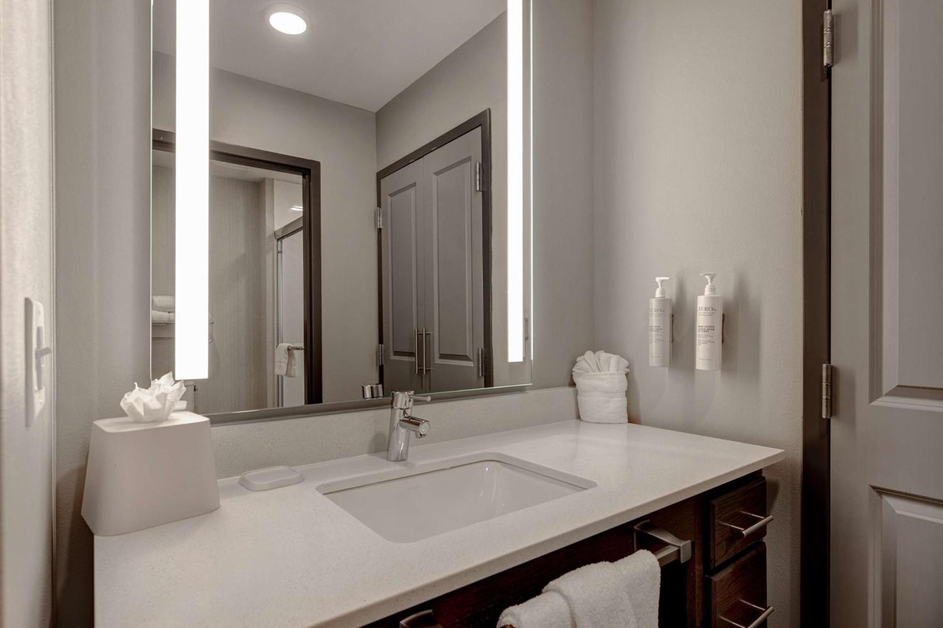 Homewood Suites By Hilton Oak Creek Milwaukee photo 32