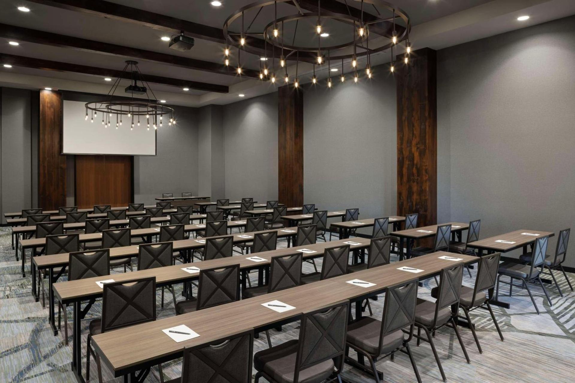 Embassy Suites By Hilton Bowling Green photo 42