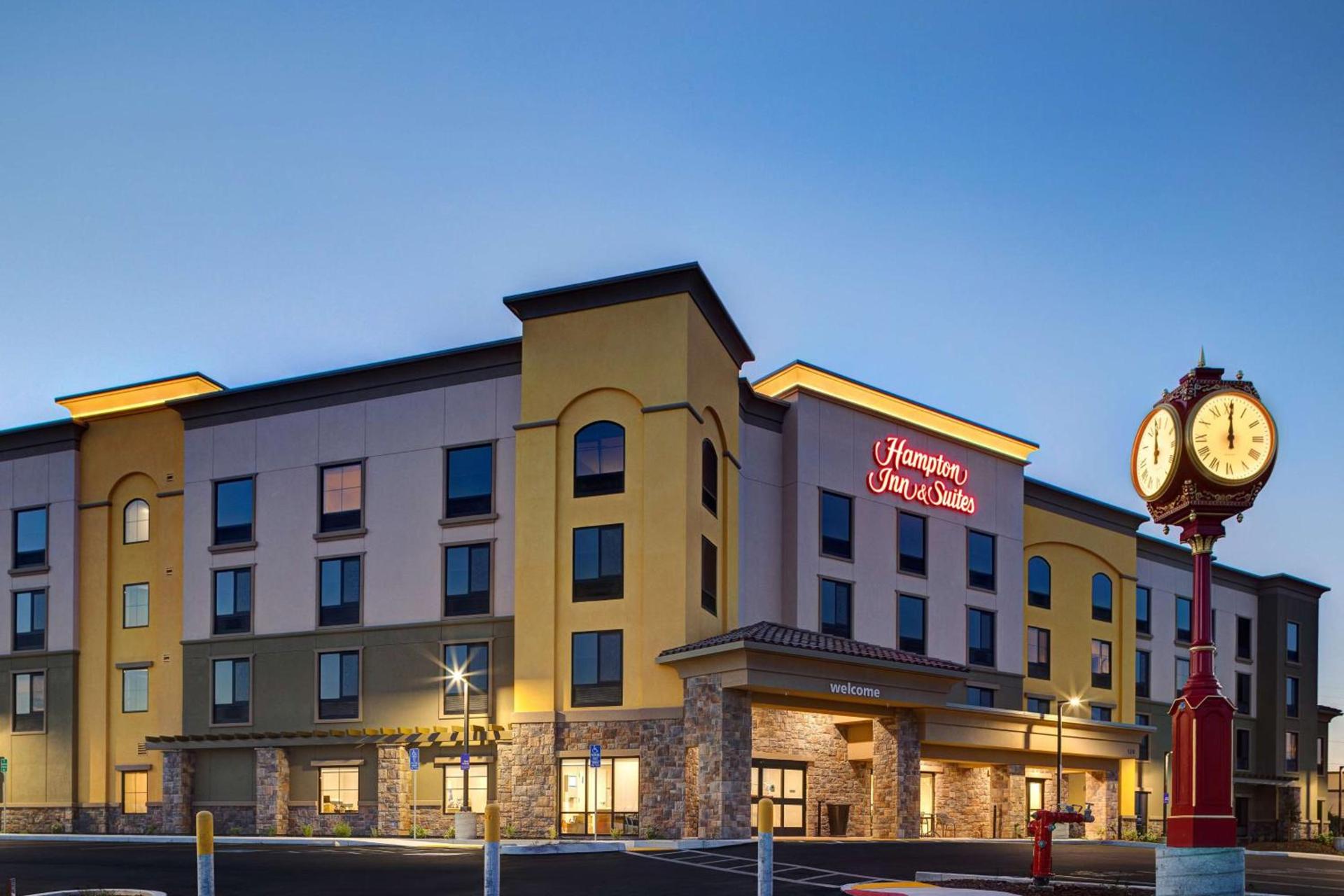 Hampton Inn & Suites Marina — hotel in Marina