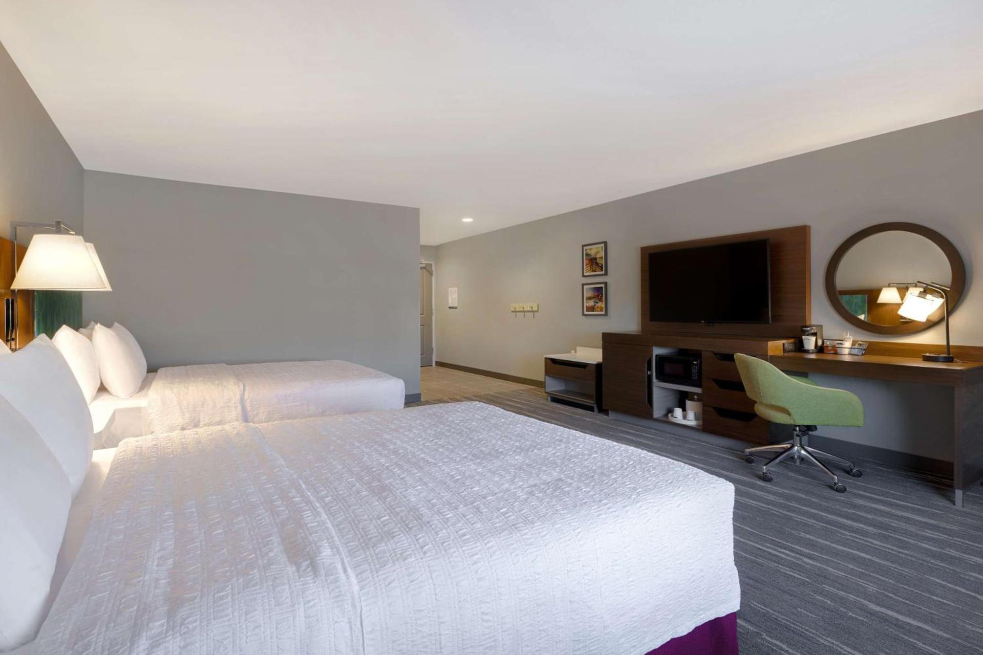 Hampton Inn & Suites Marina photo 37