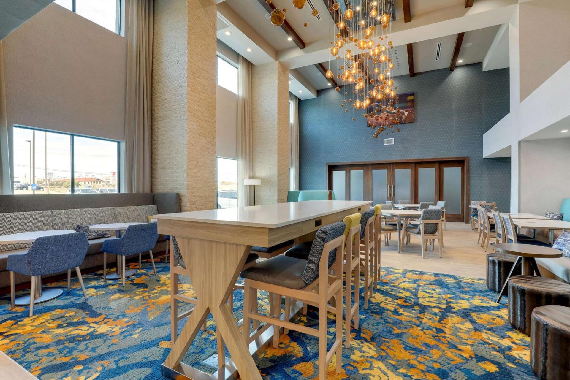 Hampton Inn & Suites Weatherford, Tx photo 11