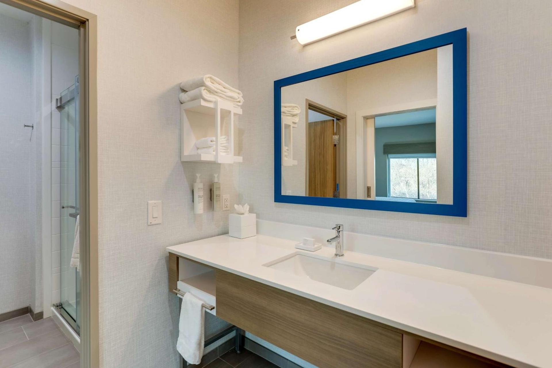Hampton Inn & Suites Weatherford, Tx photo 40