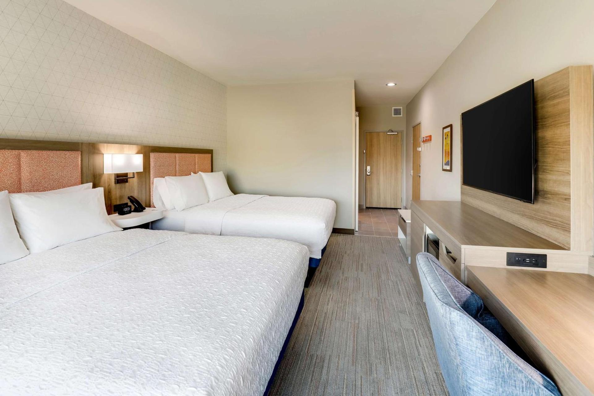 Hampton Inn & Suites Weatherford, Tx photo 39