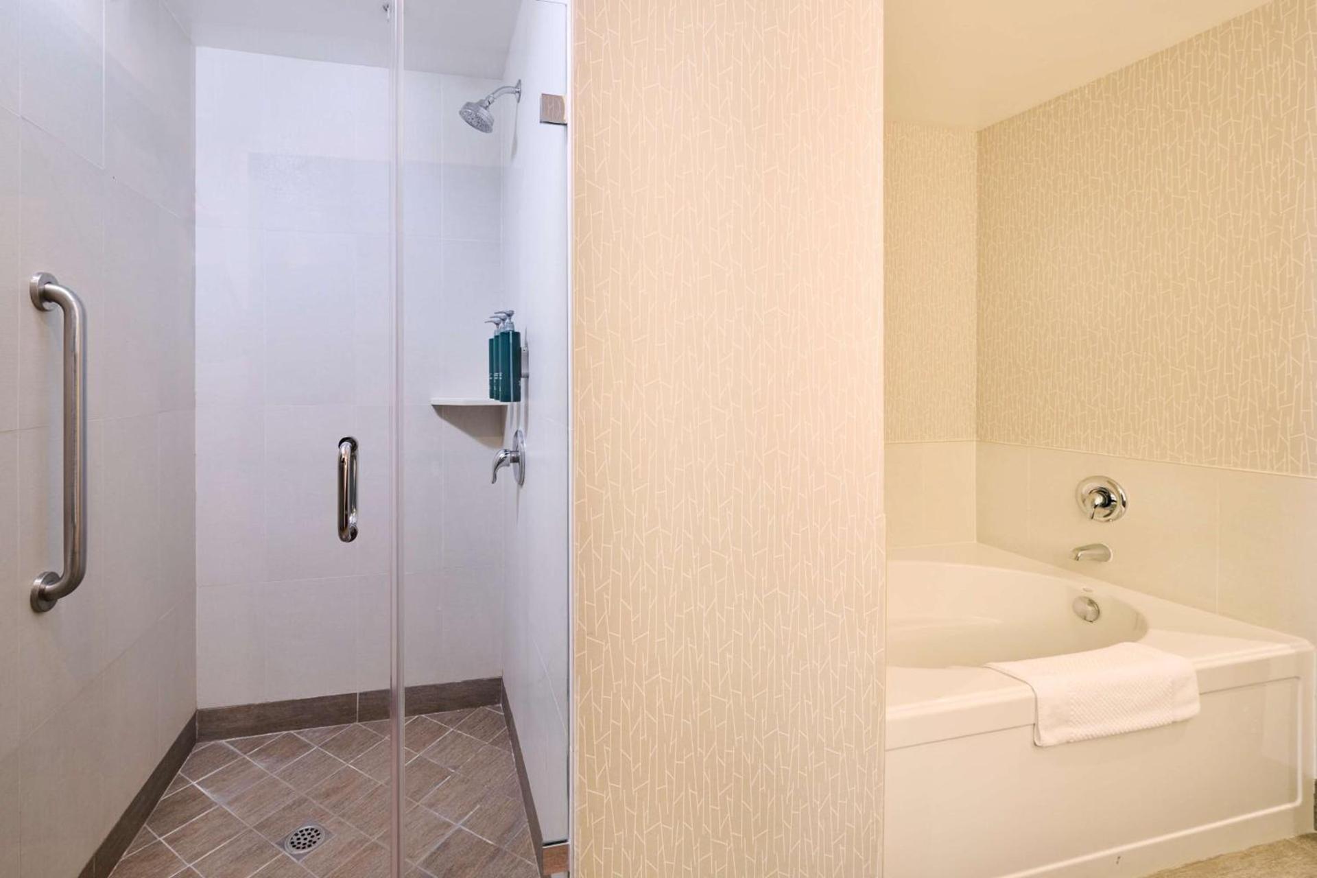 Doubletree by Hilton Buena Park photo 28