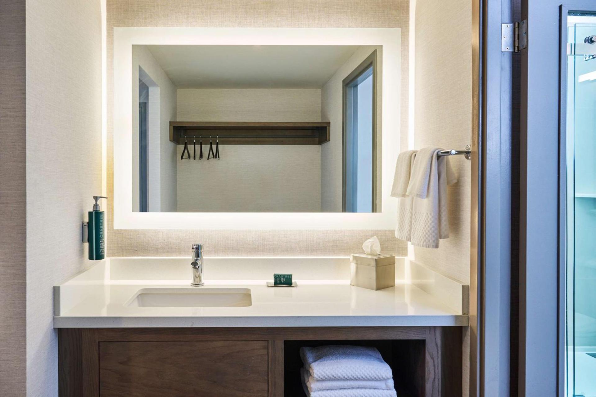 Doubletree by Hilton Buena Park photo 39