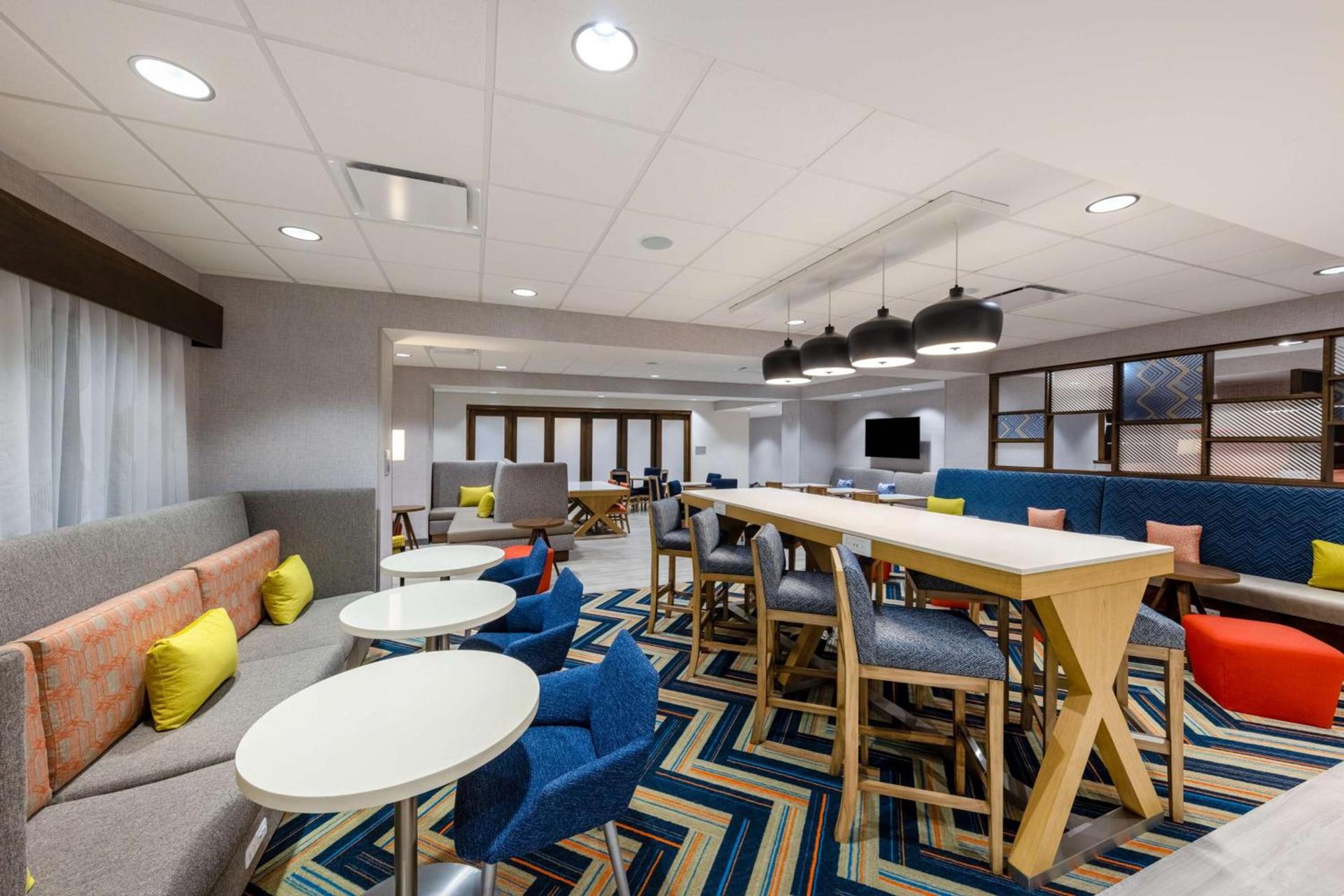 Hampton Inn Kansas City Southeast, Mo photo 13