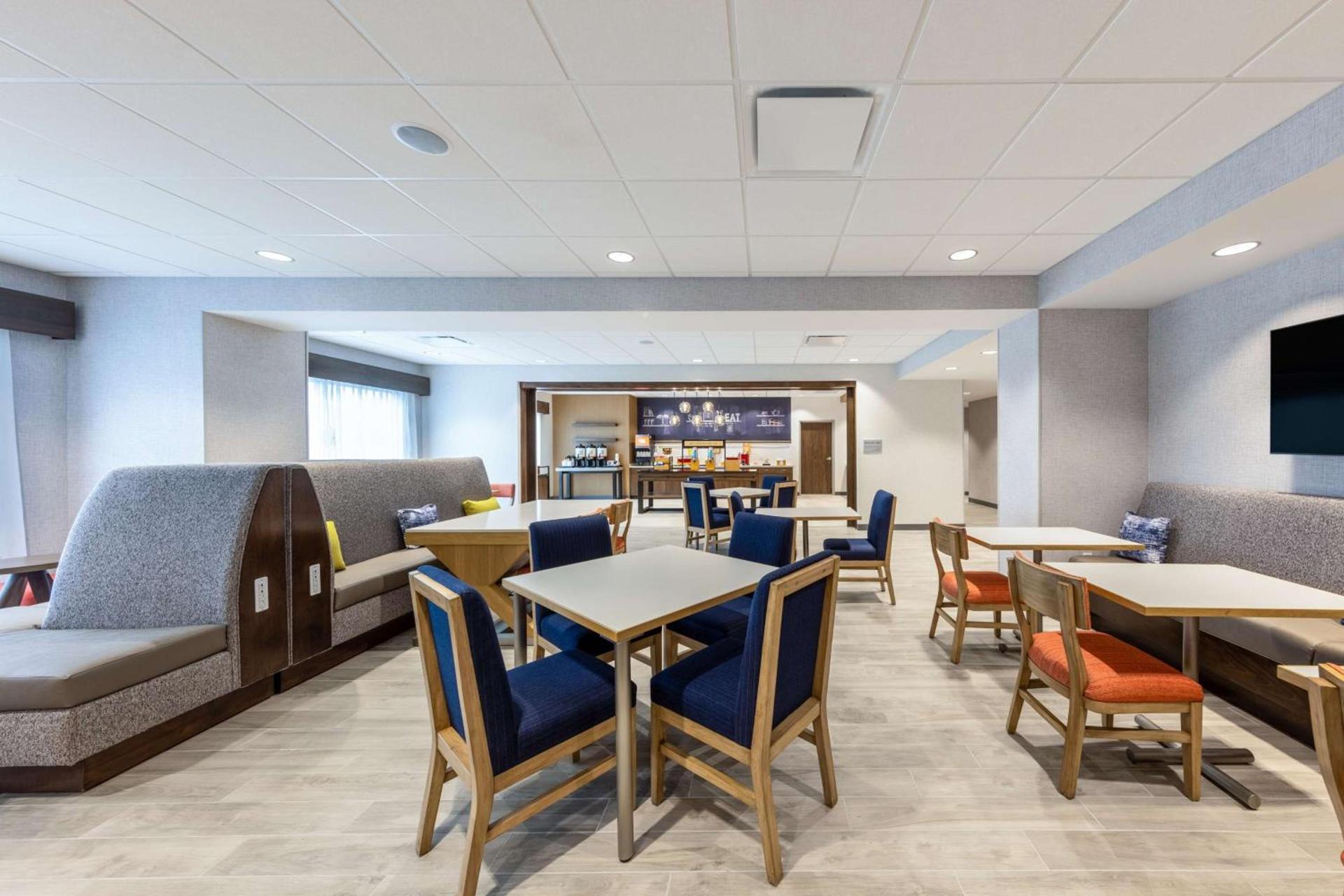 Hampton Inn Kansas City Southeast, Mo photo 15