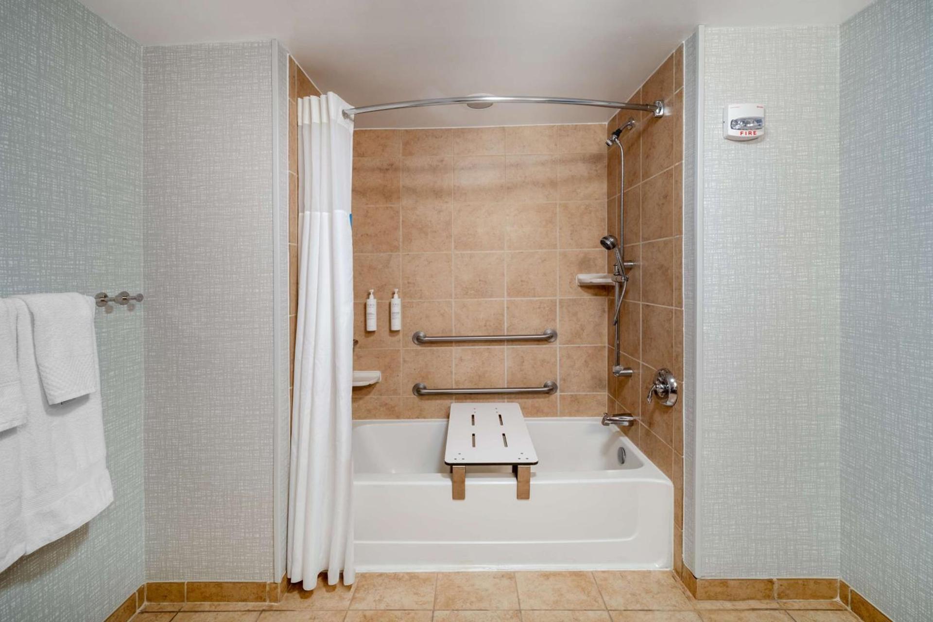 Hampton Inn & Suites Salida, CO photo 25