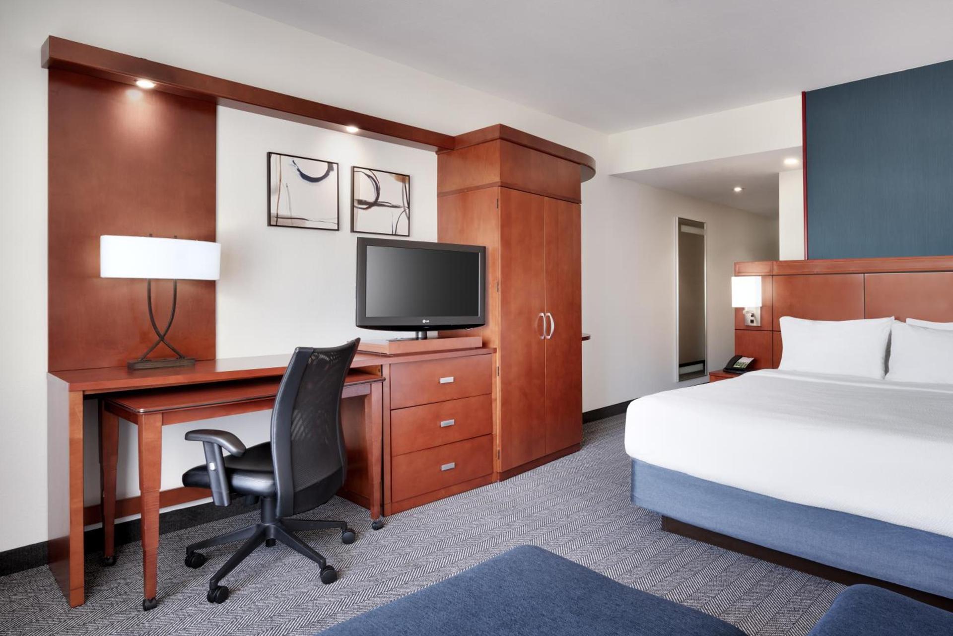 Courtyard by Marriott Houston NASA Clear Lake photo 35