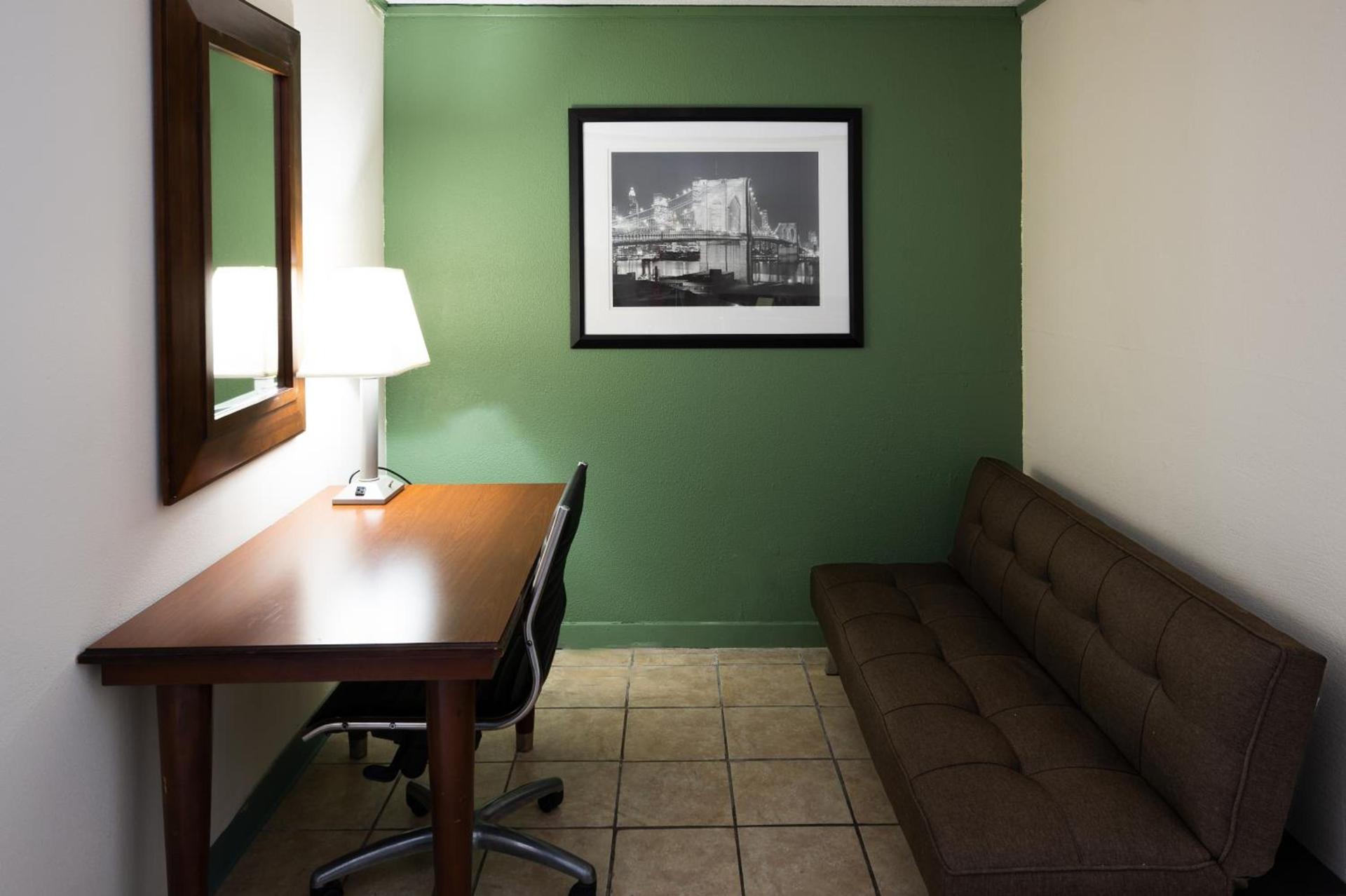 Select Inn Murfreesboro photo 30