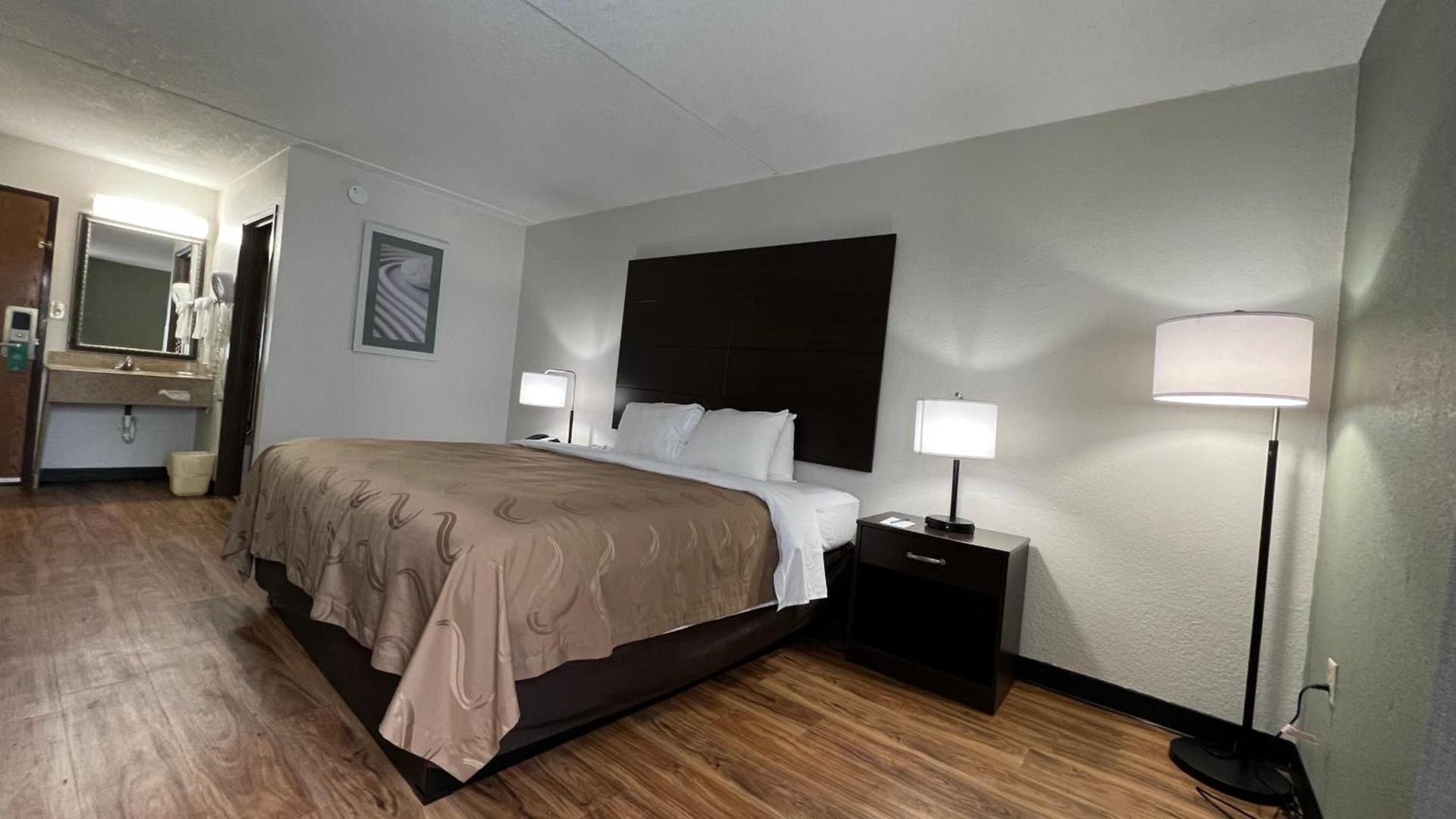 Quality Inn Merriam Kansas City photo 42