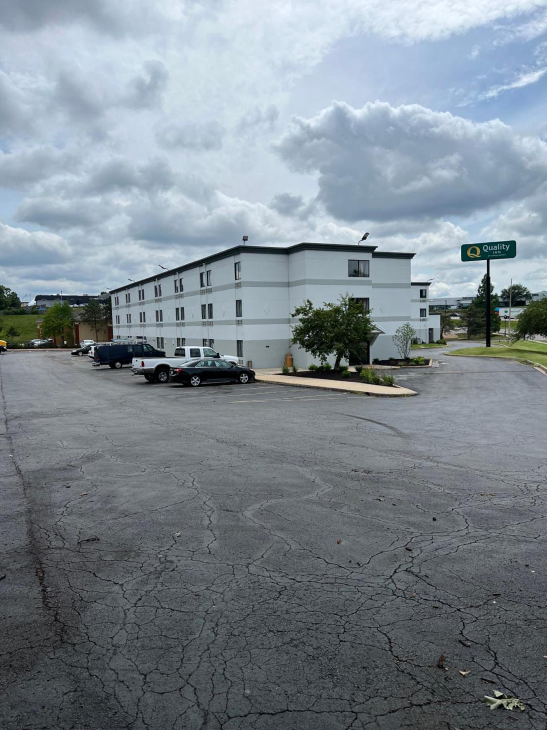 Quality Inn Merriam Kansas City photo 52