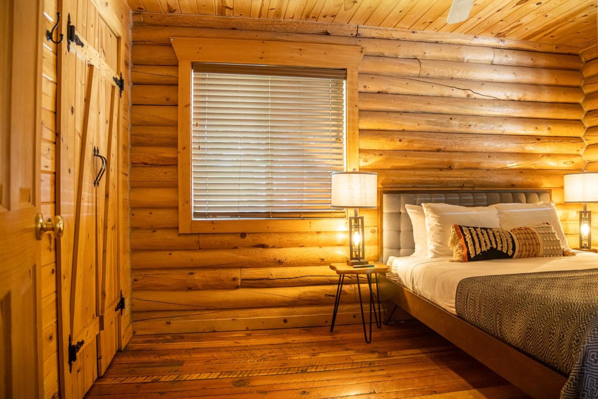 High Creek Lodge and Cabins photo 10