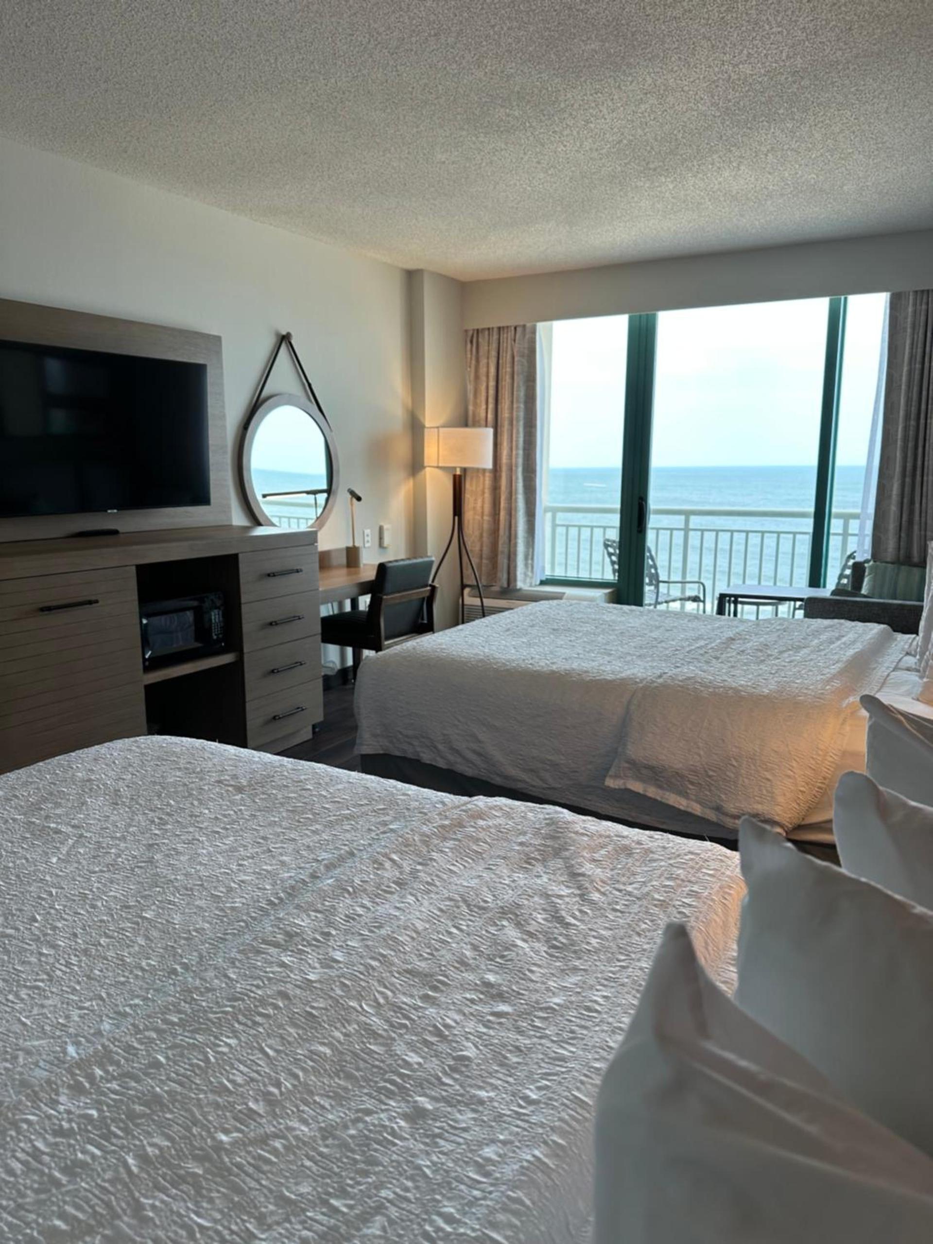 Hampton Inn Virginia Beach-Oceanfront South photo 56