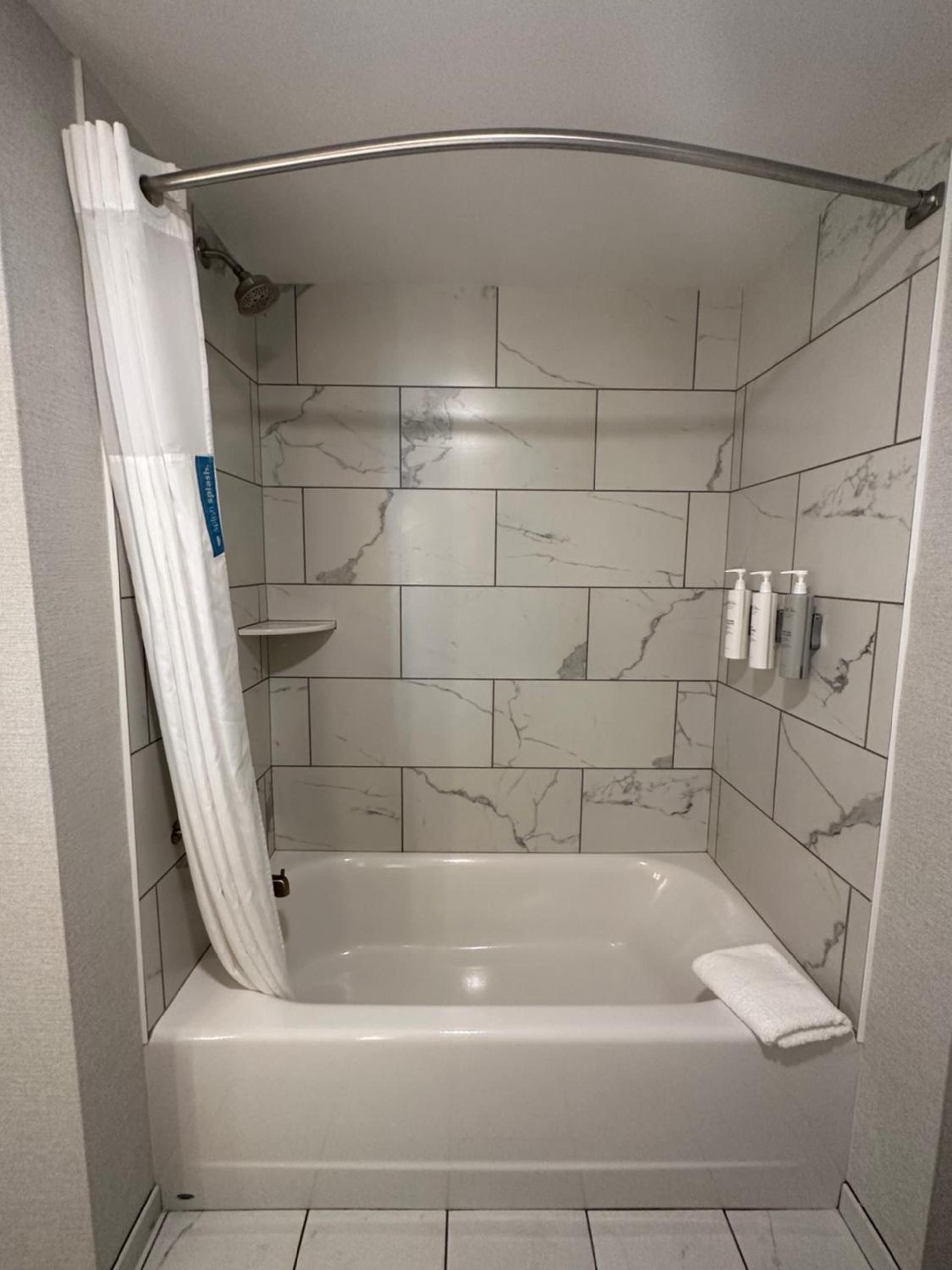Hampton Inn Virginia Beach-Oceanfront South photo 81