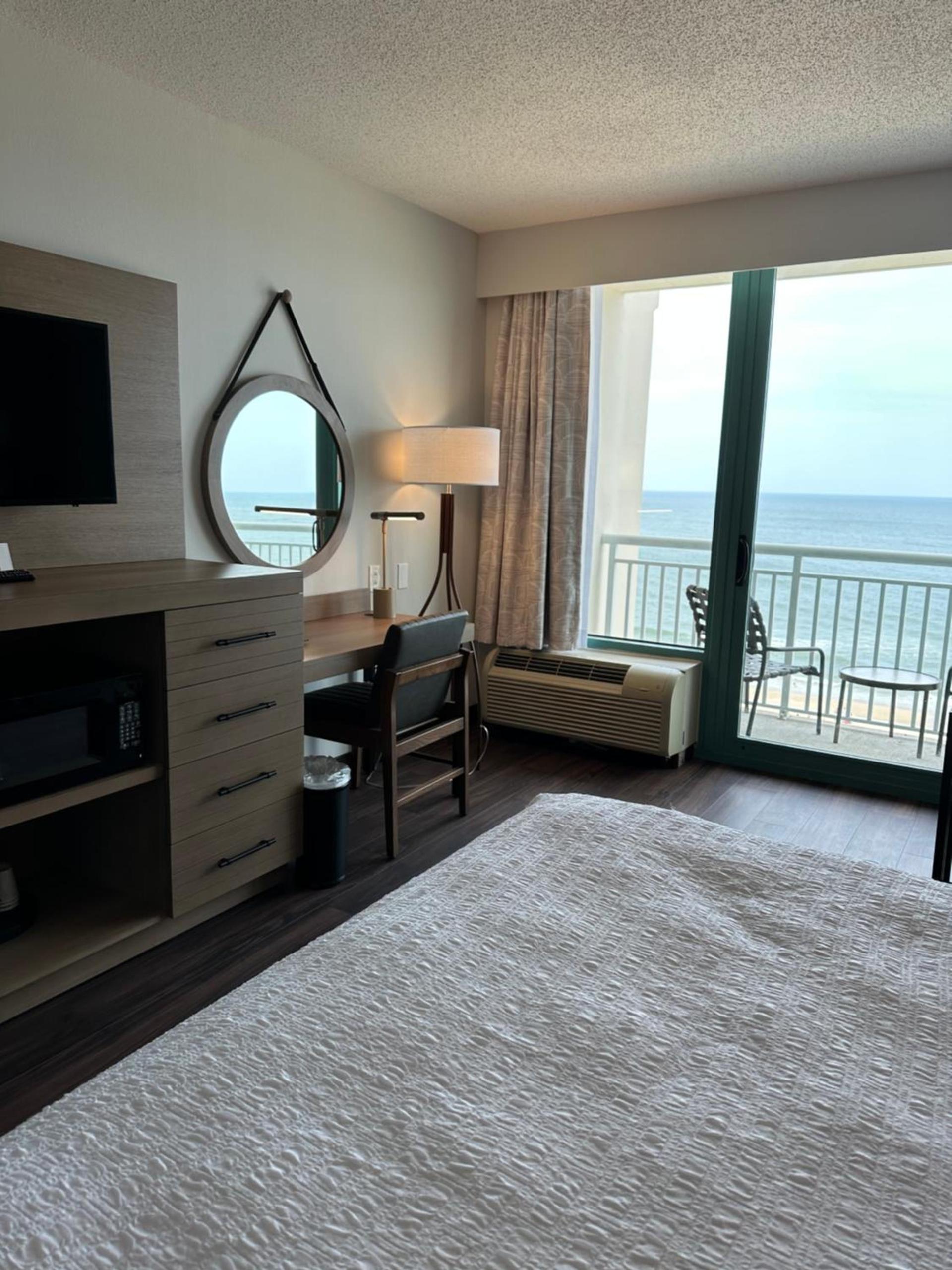Hampton Inn Virginia Beach-Oceanfront South photo 67